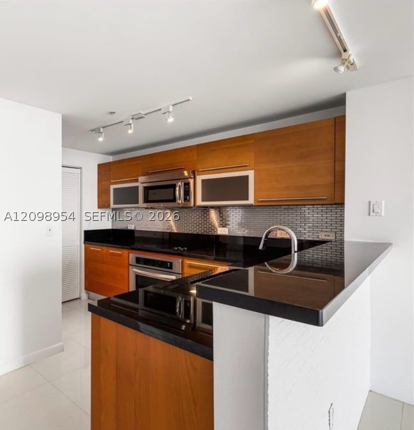 image Vizcayne South6