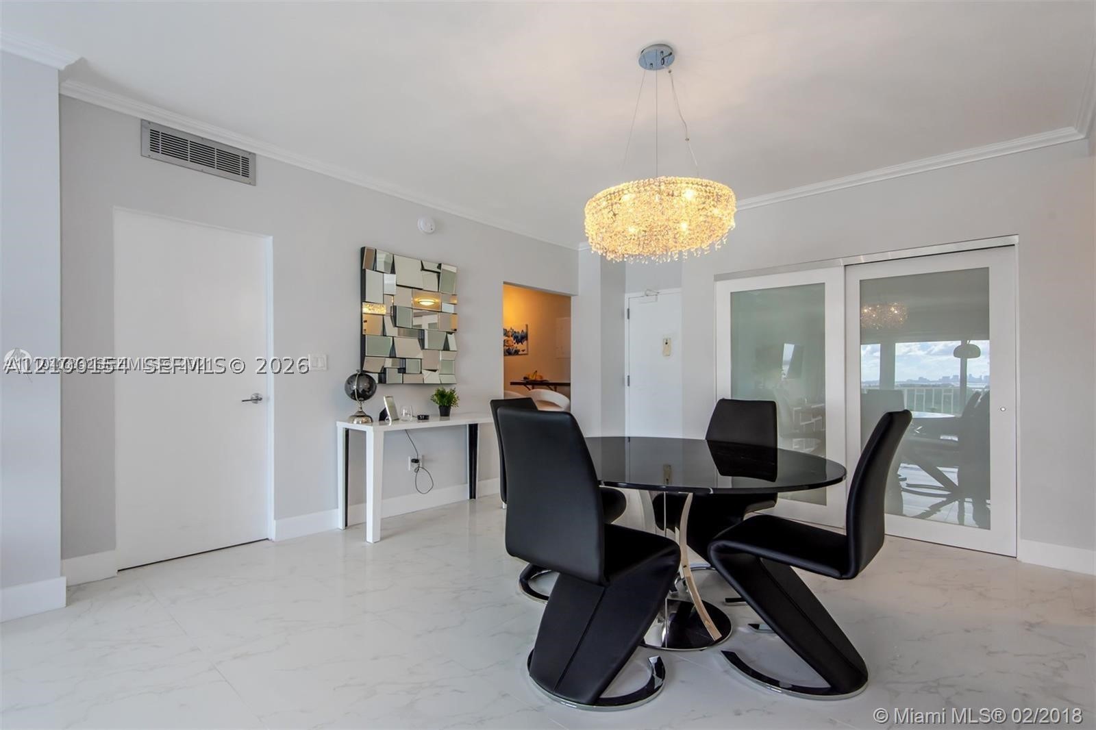 image Arlen House Condo10