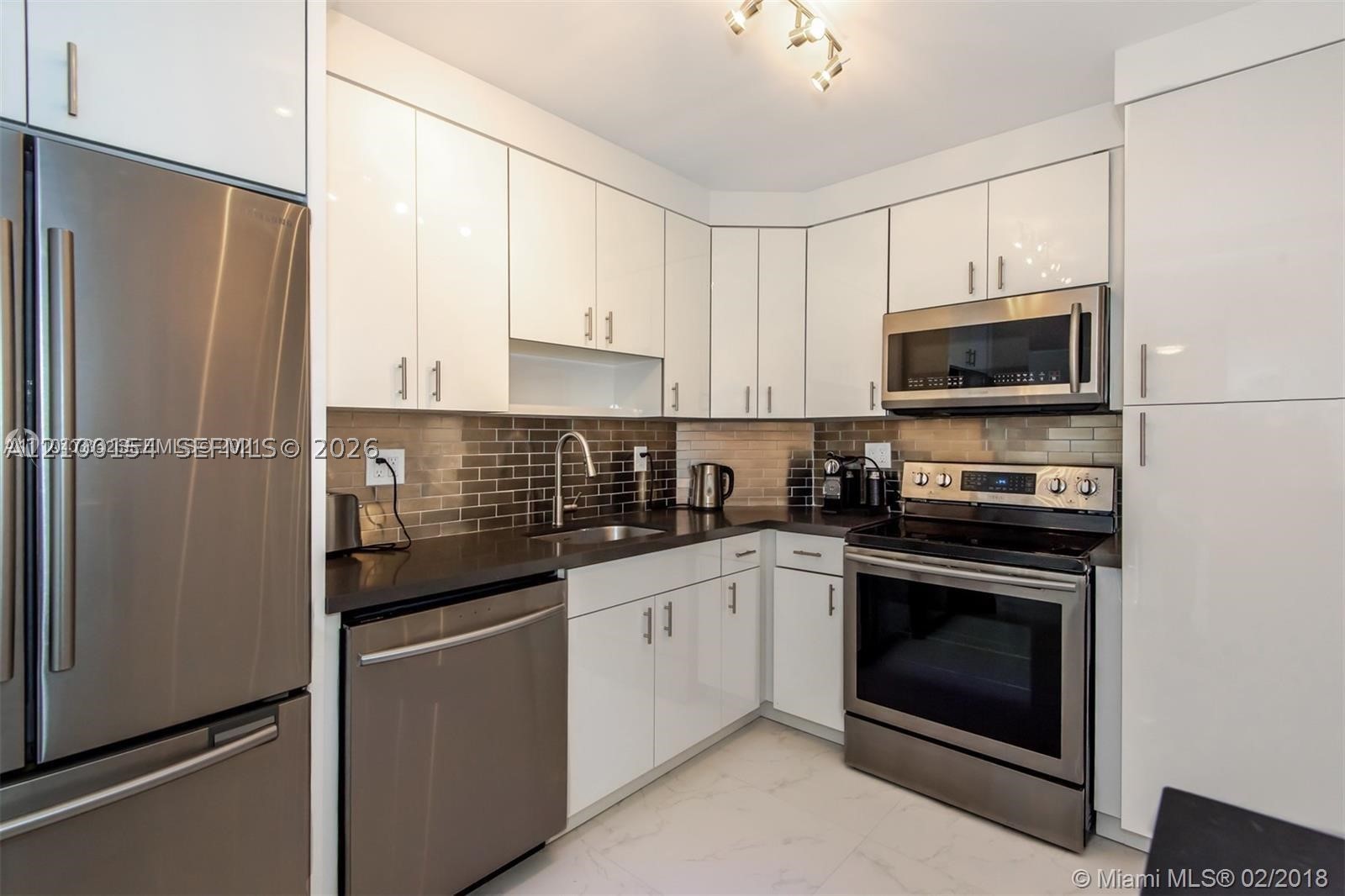 image Arlen House Condo12