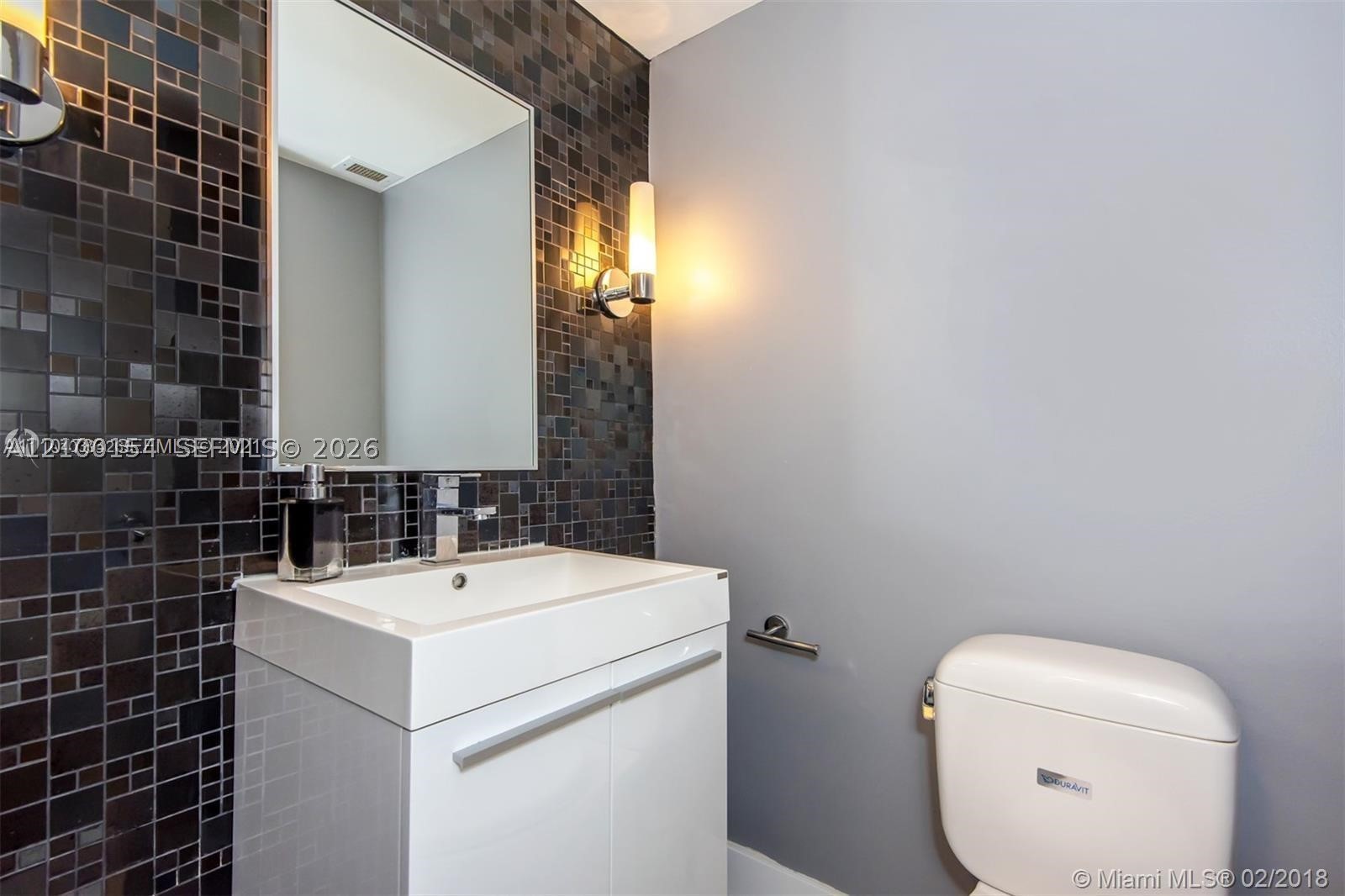 image Arlen House Condo16