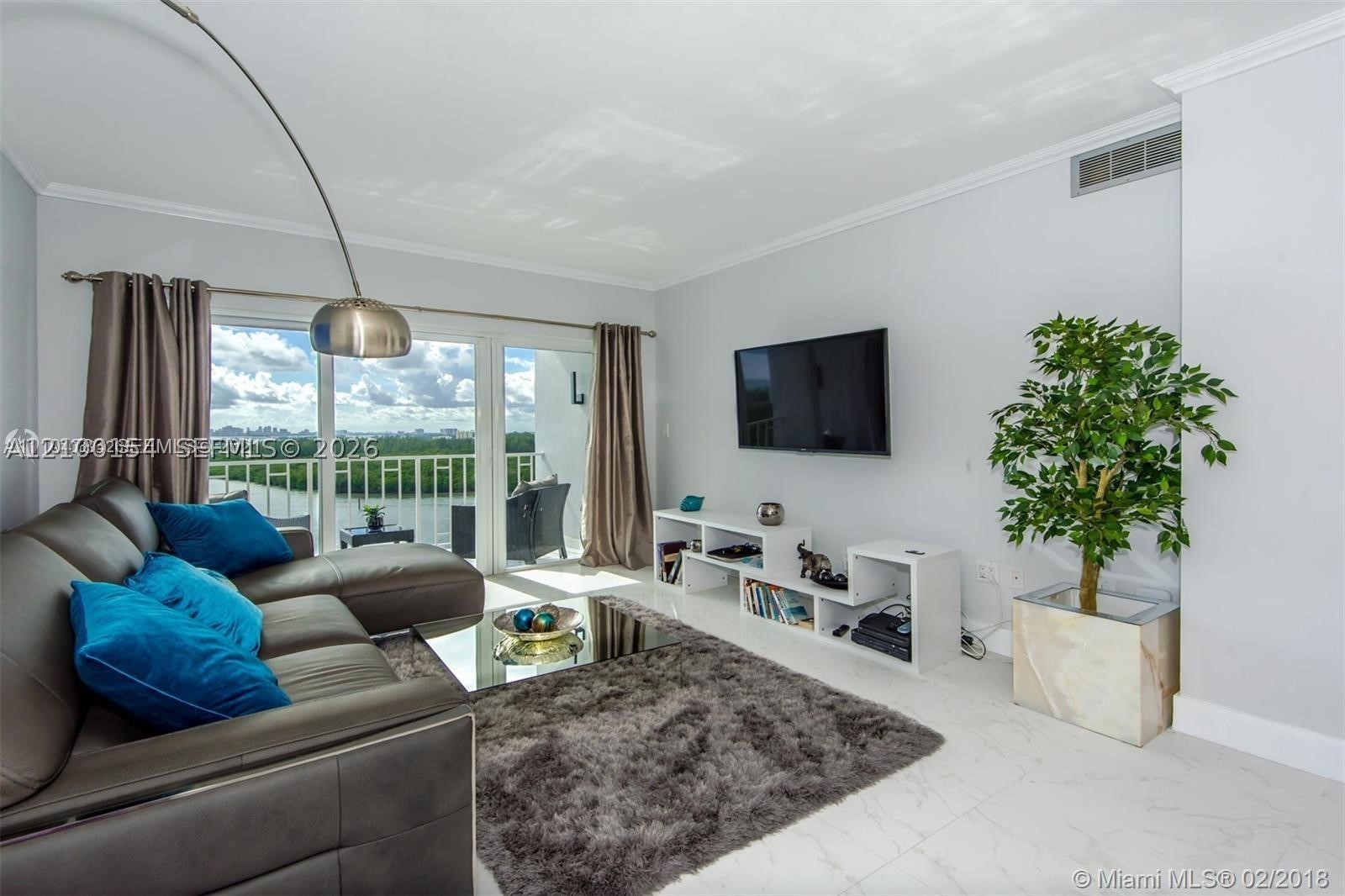 image Arlen House Condo1