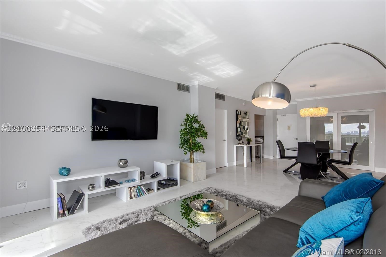 image Arlen House Condo4