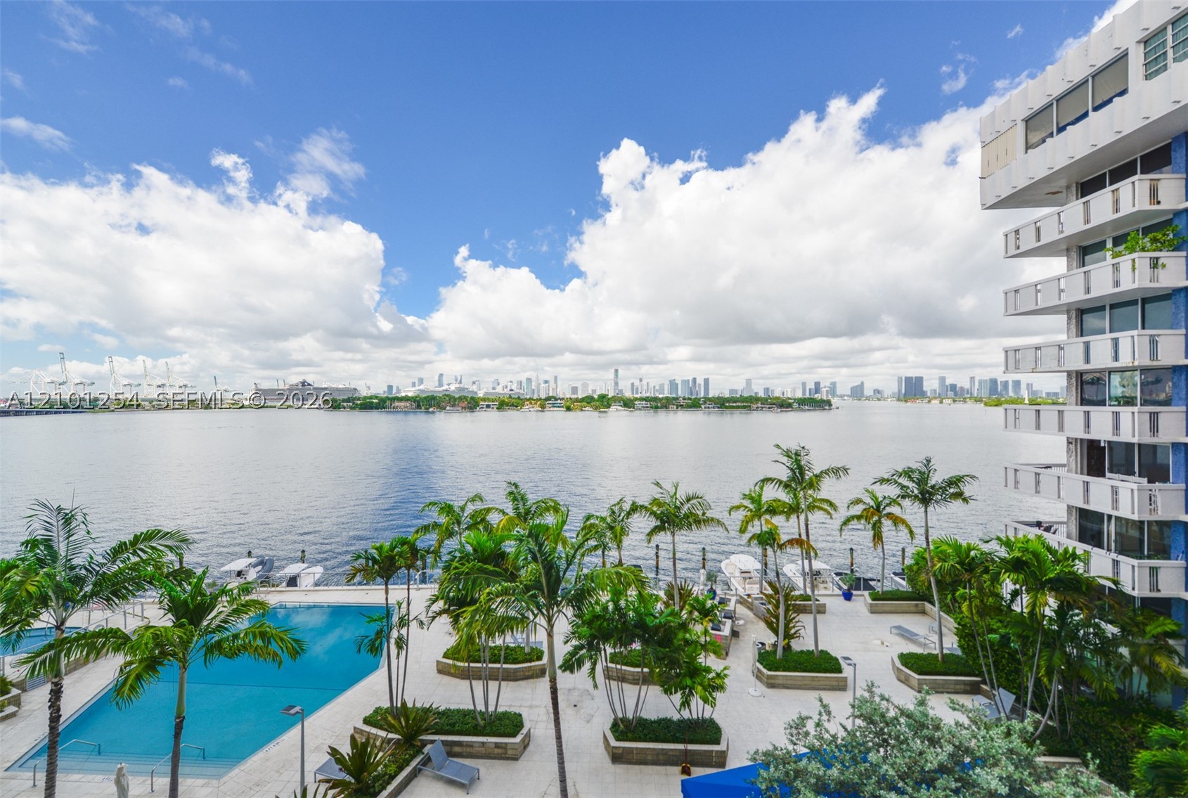 800 West Ave #629 Miami Beach, FL 33139