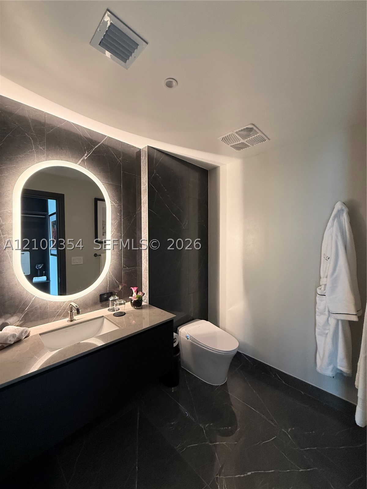 image E11EVEN Hotel & Residences10