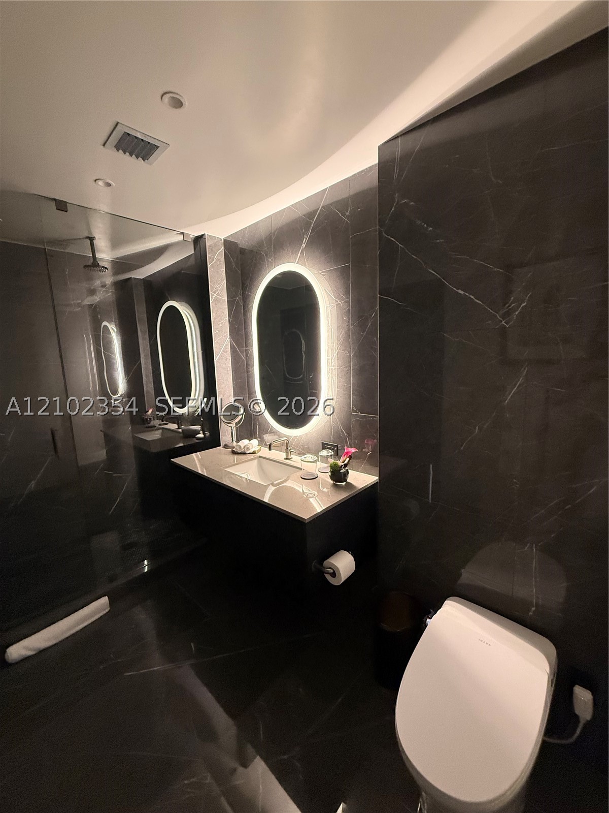 image E11EVEN Hotel & Residences11