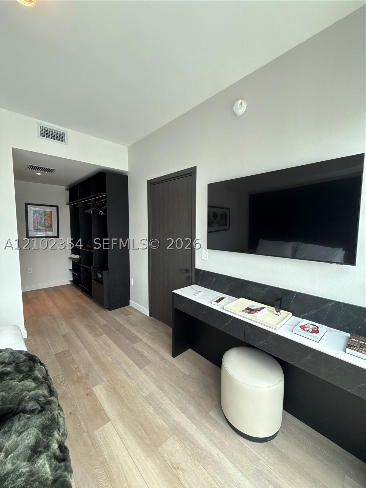 image E11EVEN Hotel & Residences4