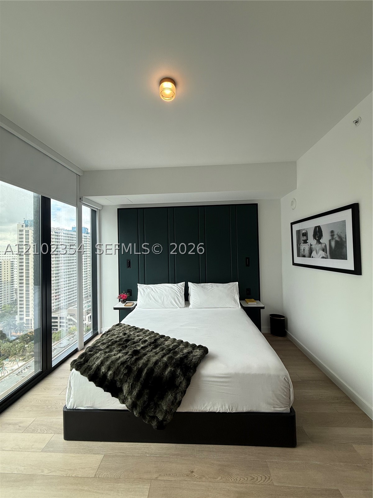 image E11EVEN Hotel & Residences7