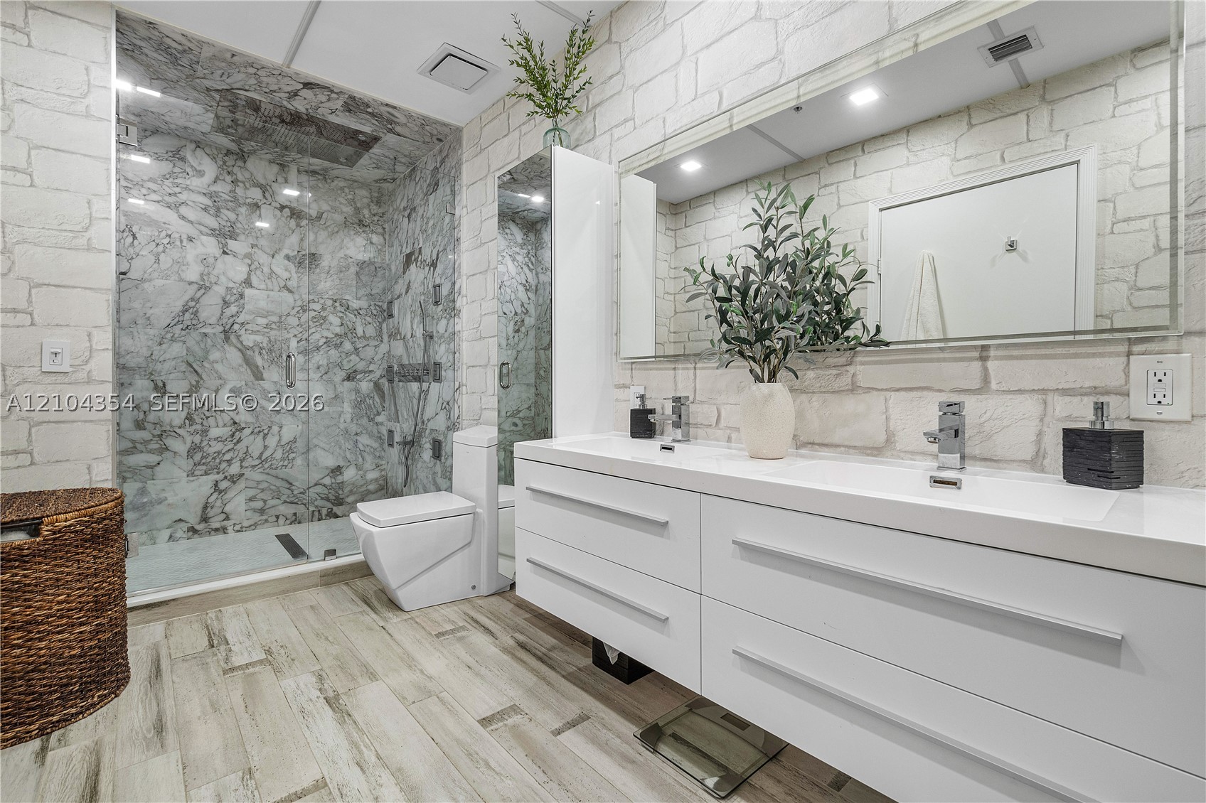 2110 N Ocean Blvd #10E Fort Lauderdale, FL 33305