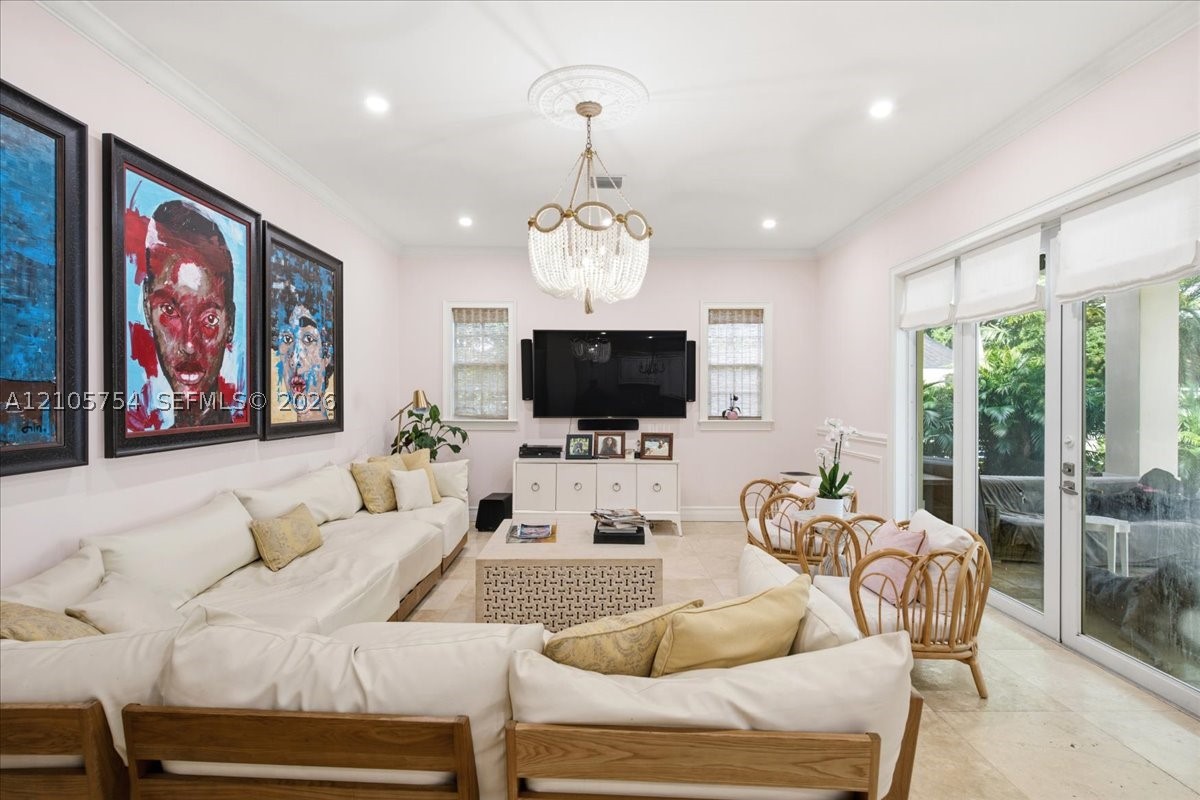 6011 SW 82nd St South Miami, FL 33143