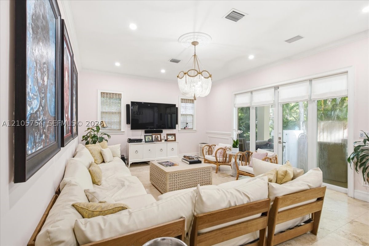 6011 SW 82nd St South Miami, FL 33143