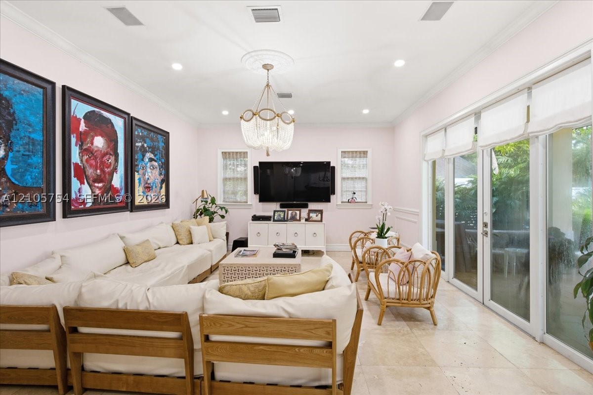 6011 SW 82nd St South Miami, FL 33143
