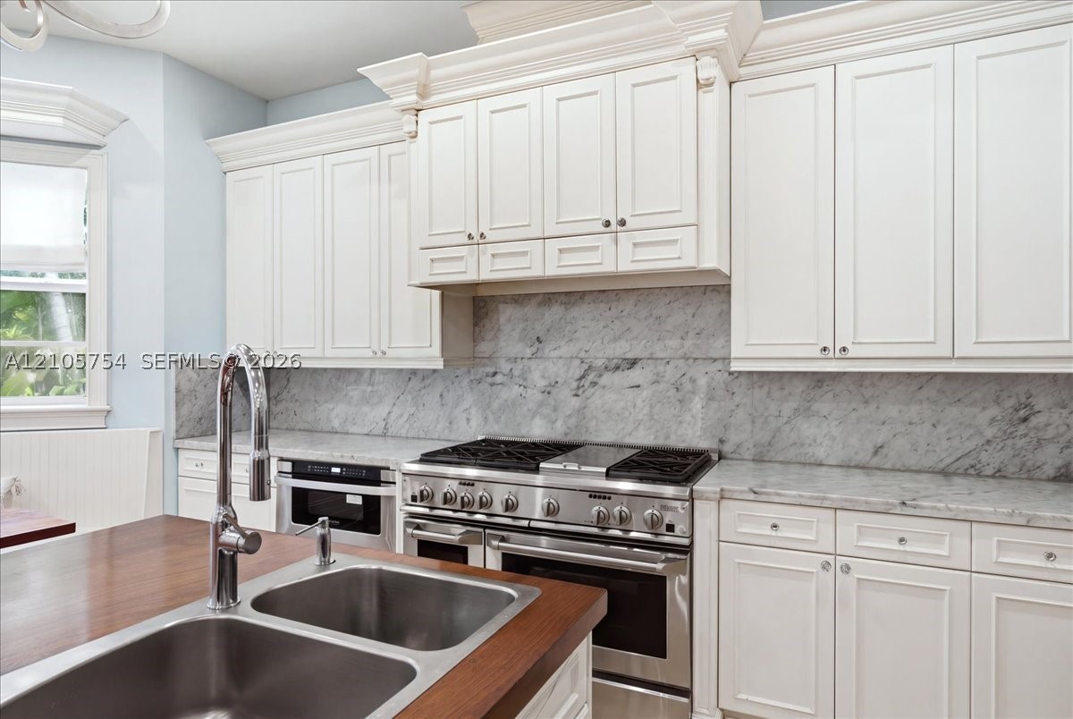 6011 SW 82nd St South Miami, FL 33143