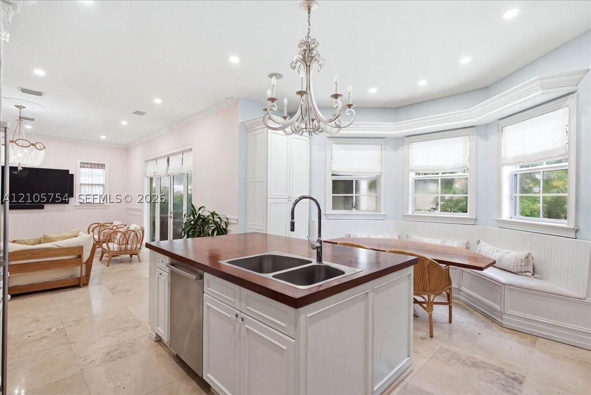 6011 SW 82nd St South Miami, FL 33143