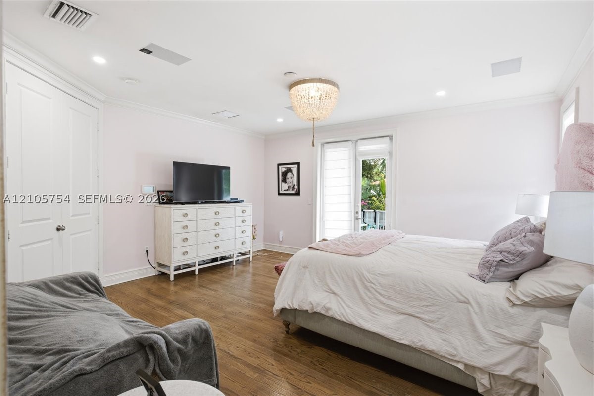 6011 SW 82nd St South Miami, FL 33143