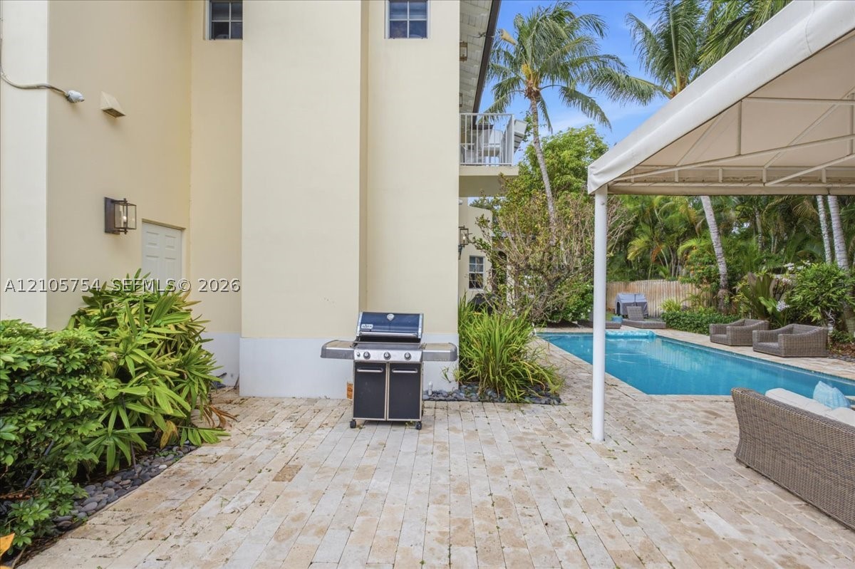 6011 SW 82nd St South Miami, FL 33143