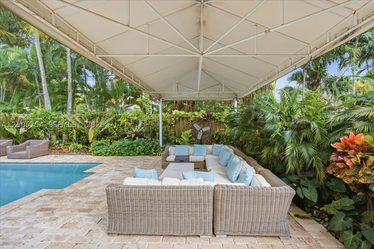 6011 SW 82nd St South Miami, FL 33143