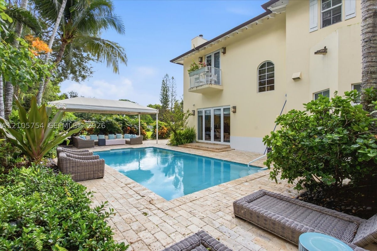 6011 SW 82nd St South Miami, FL 33143