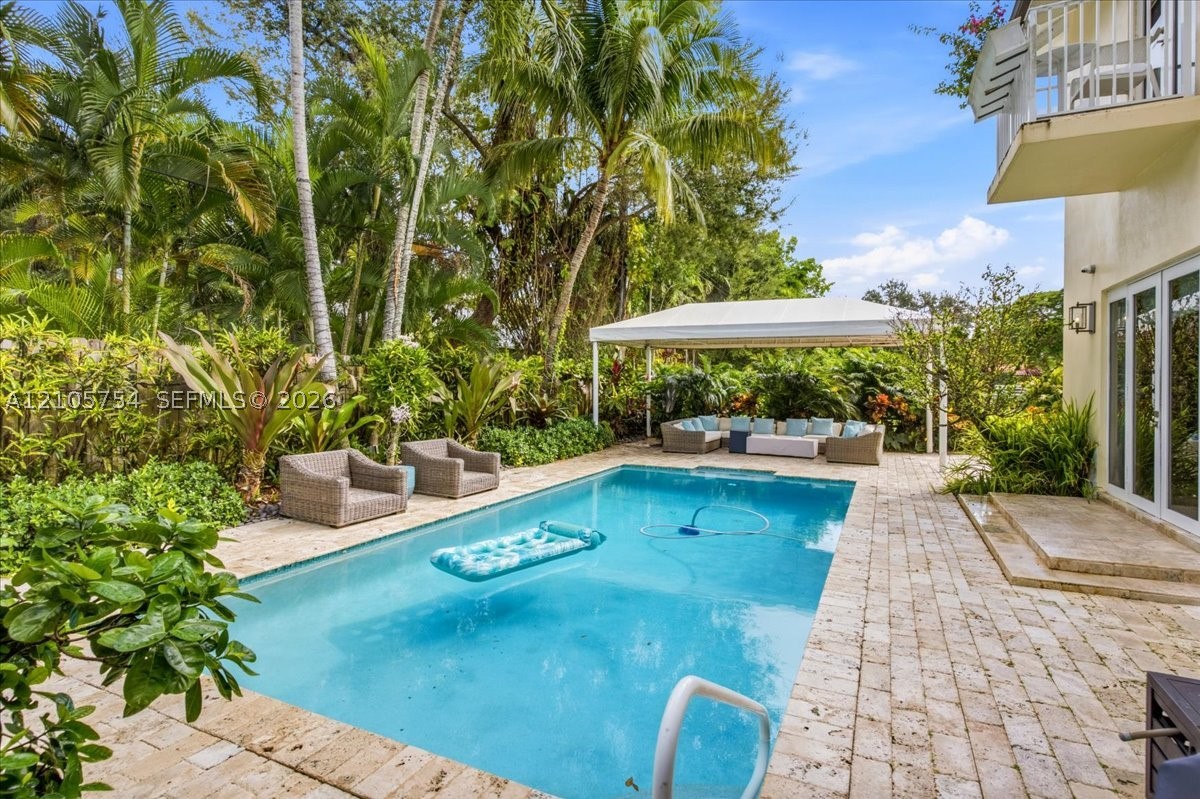 6011 SW 82nd St South Miami, FL 33143