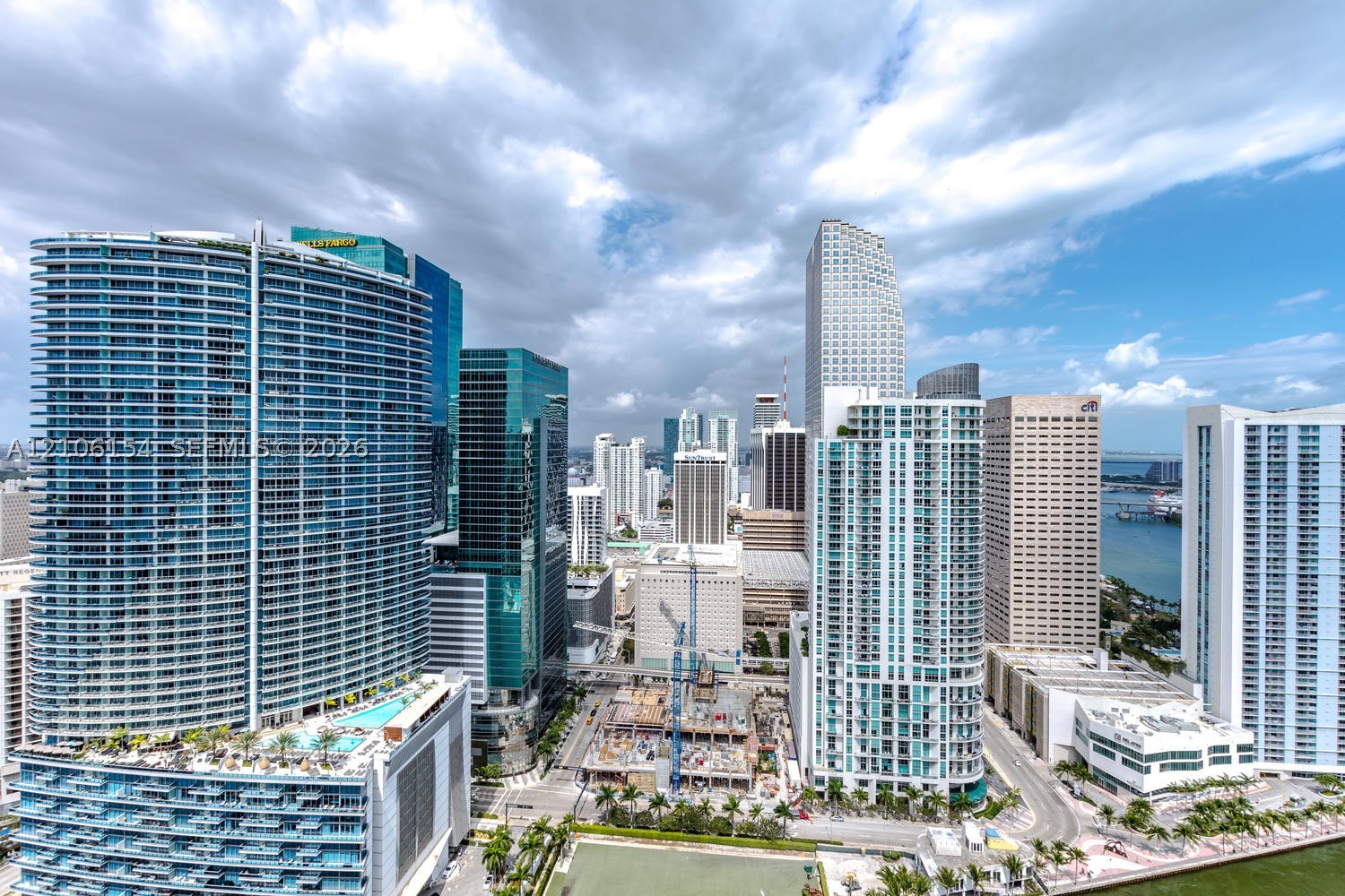 475 Brickell Ave #5209