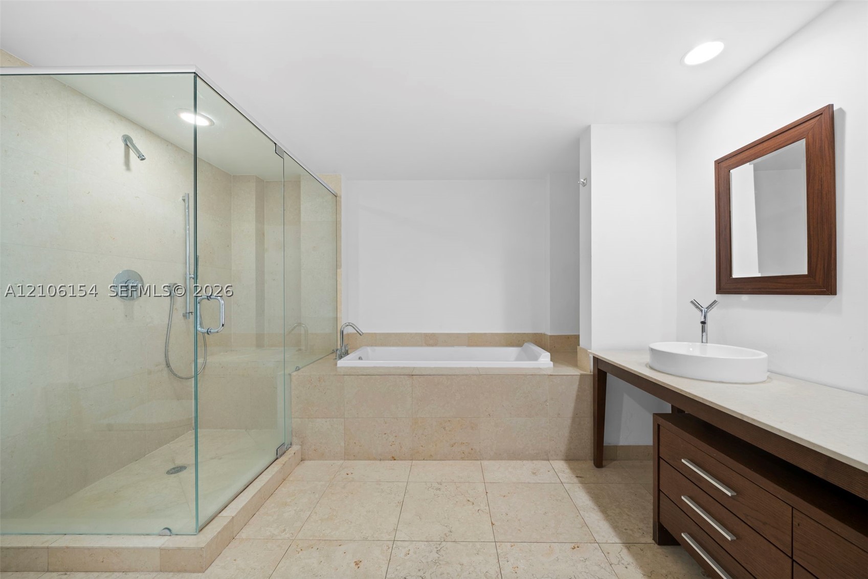 image Icon Brickell I16