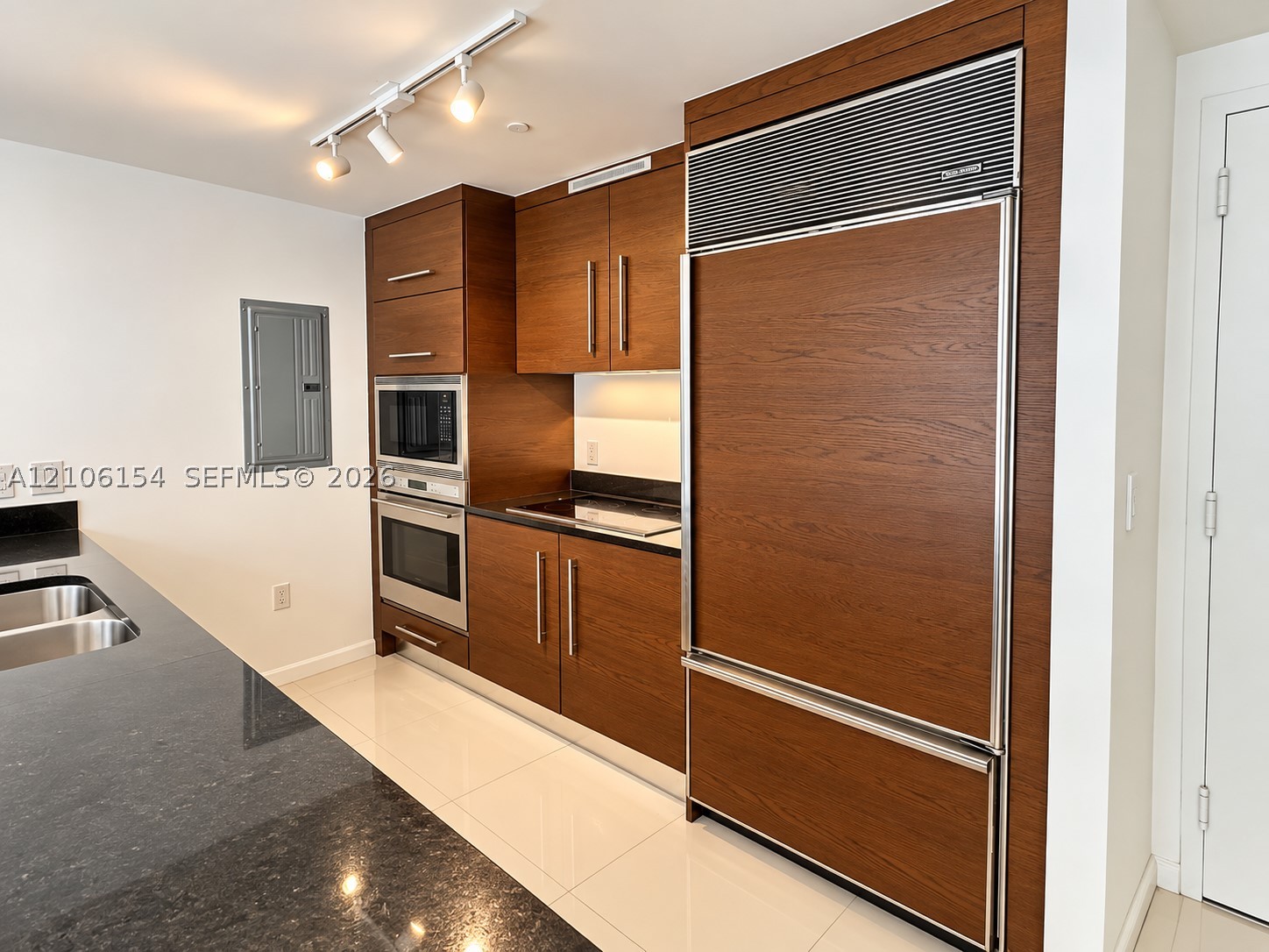 image Icon Brickell I3