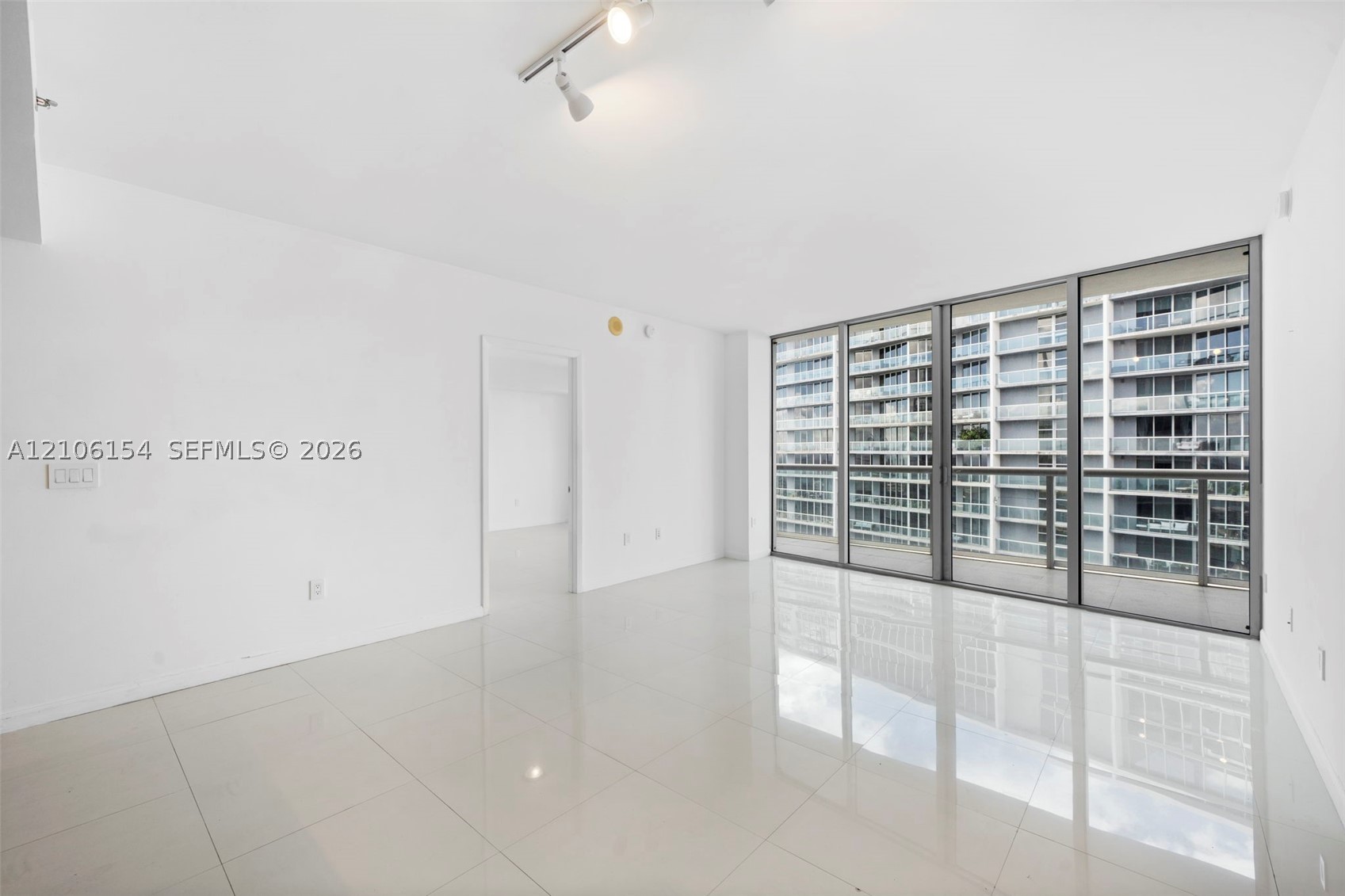 image Icon Brickell I8