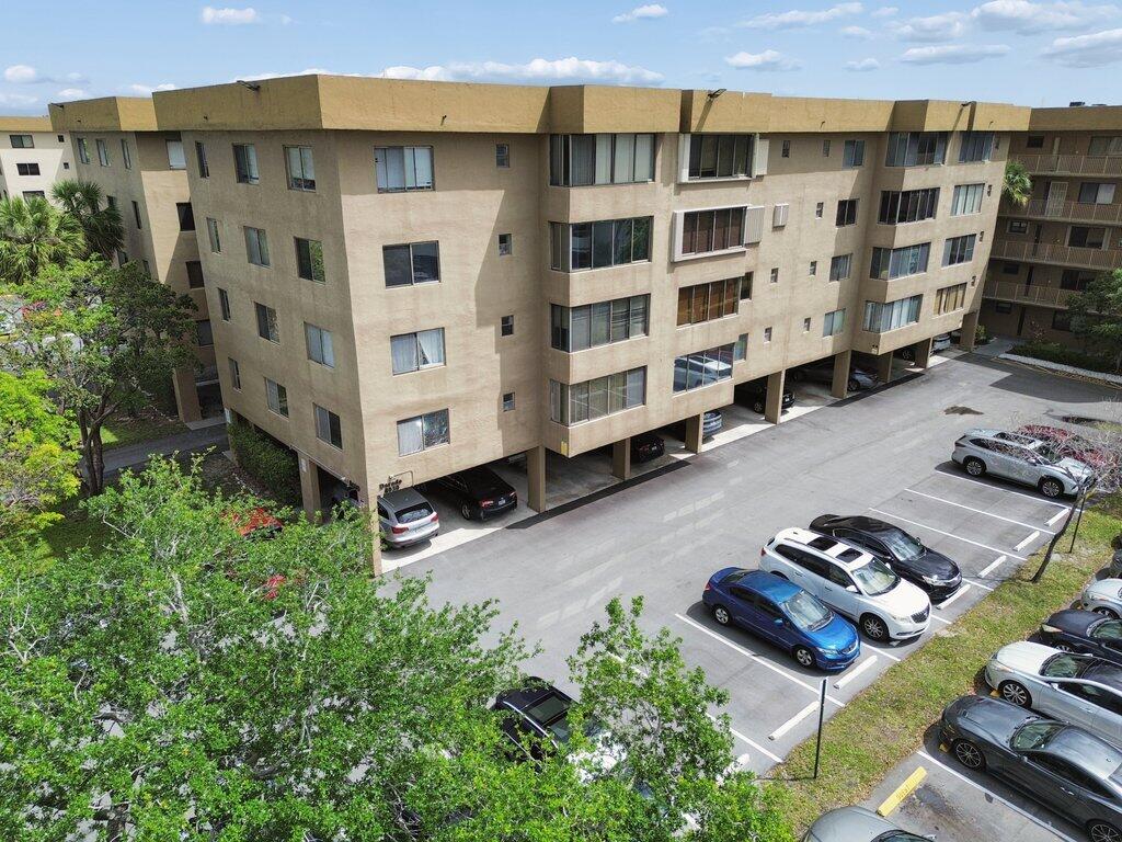 8030 Hampton #404