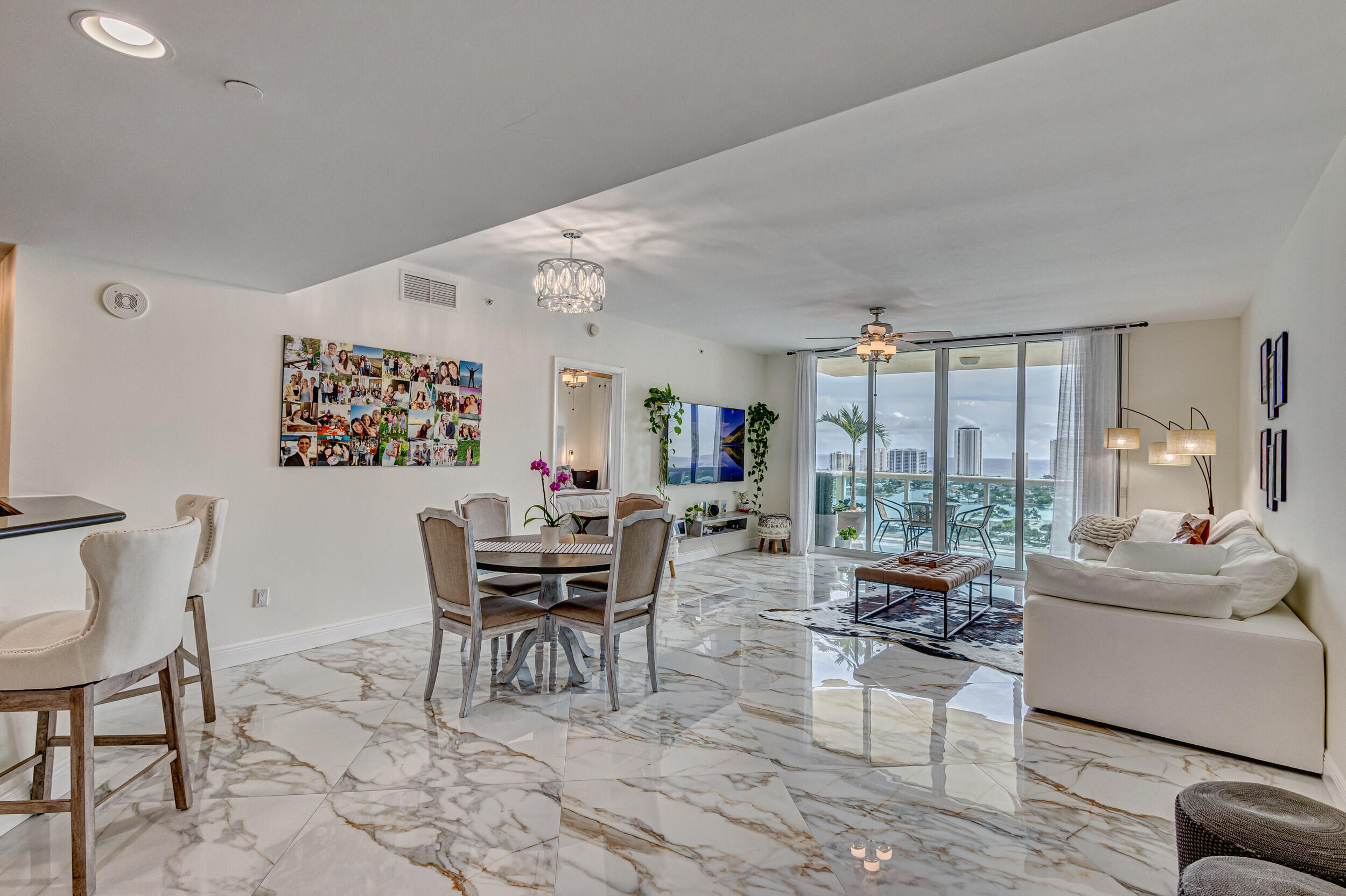 2640 Lake Shr #2014 Riviera Beach, FL 33404