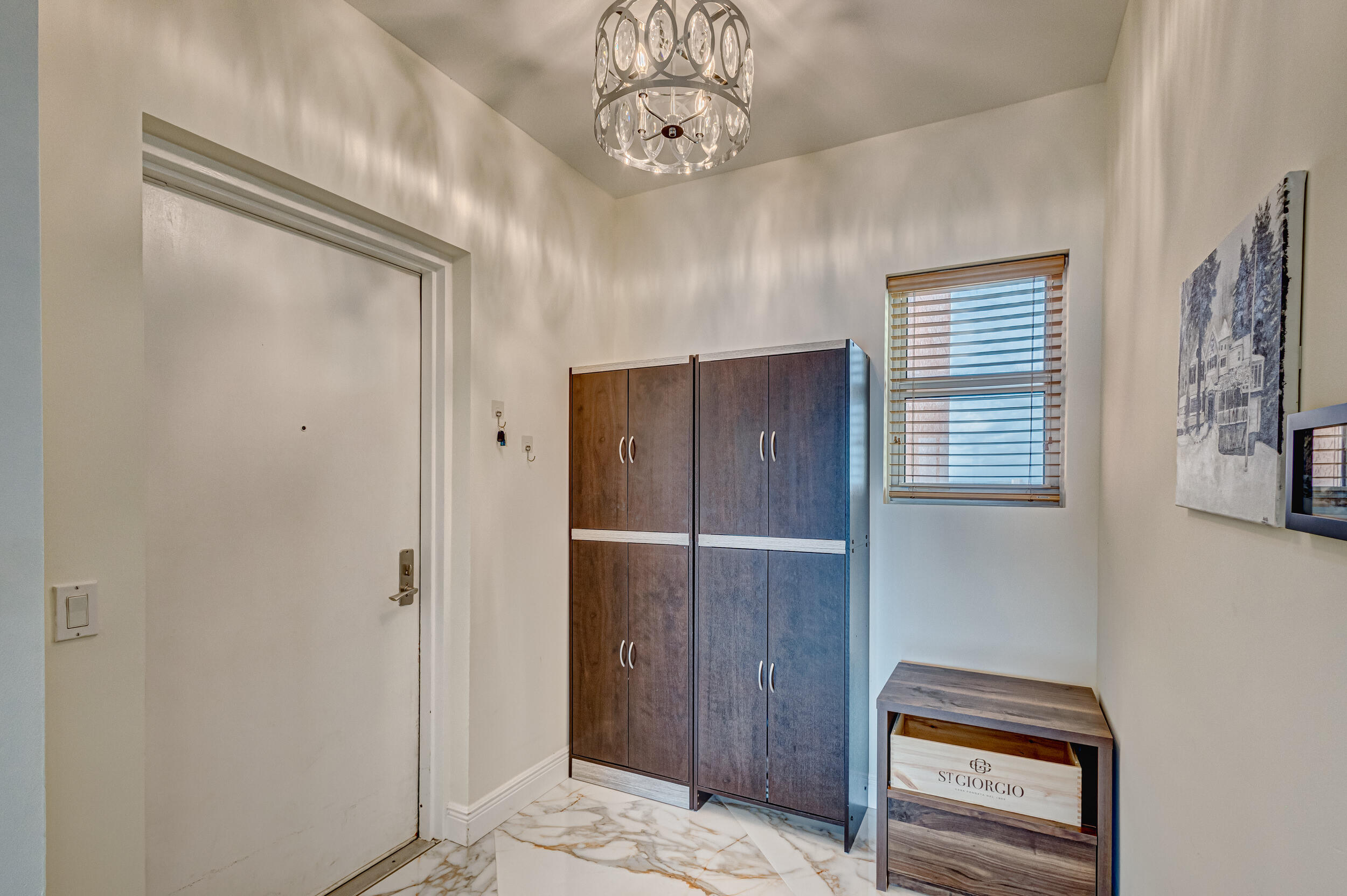2640 Lake Shr #2014 Riviera Beach, FL 33404