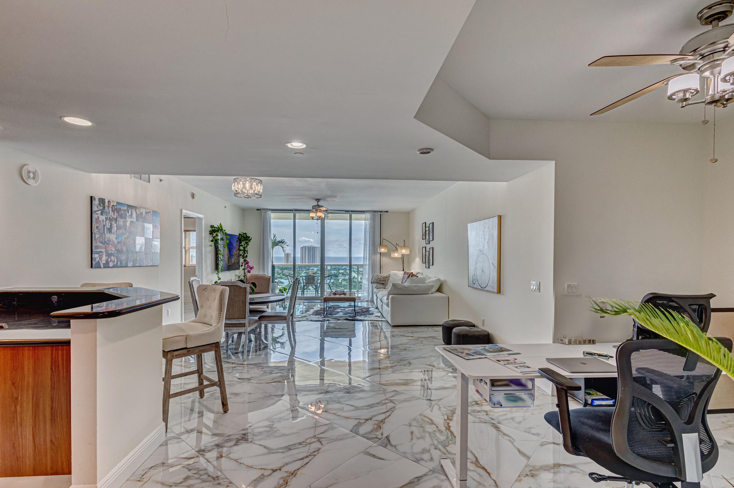 2640 Lake Shr #2014 Riviera Beach, FL 33404