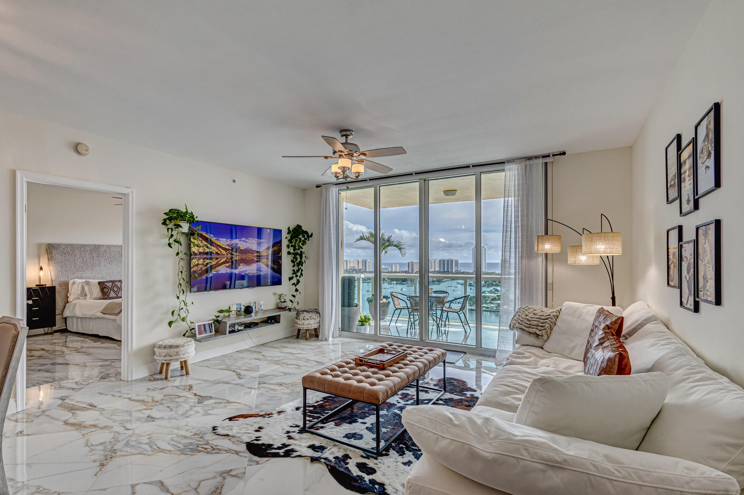 2640 Lake Shr #2014 Riviera Beach, FL 33404