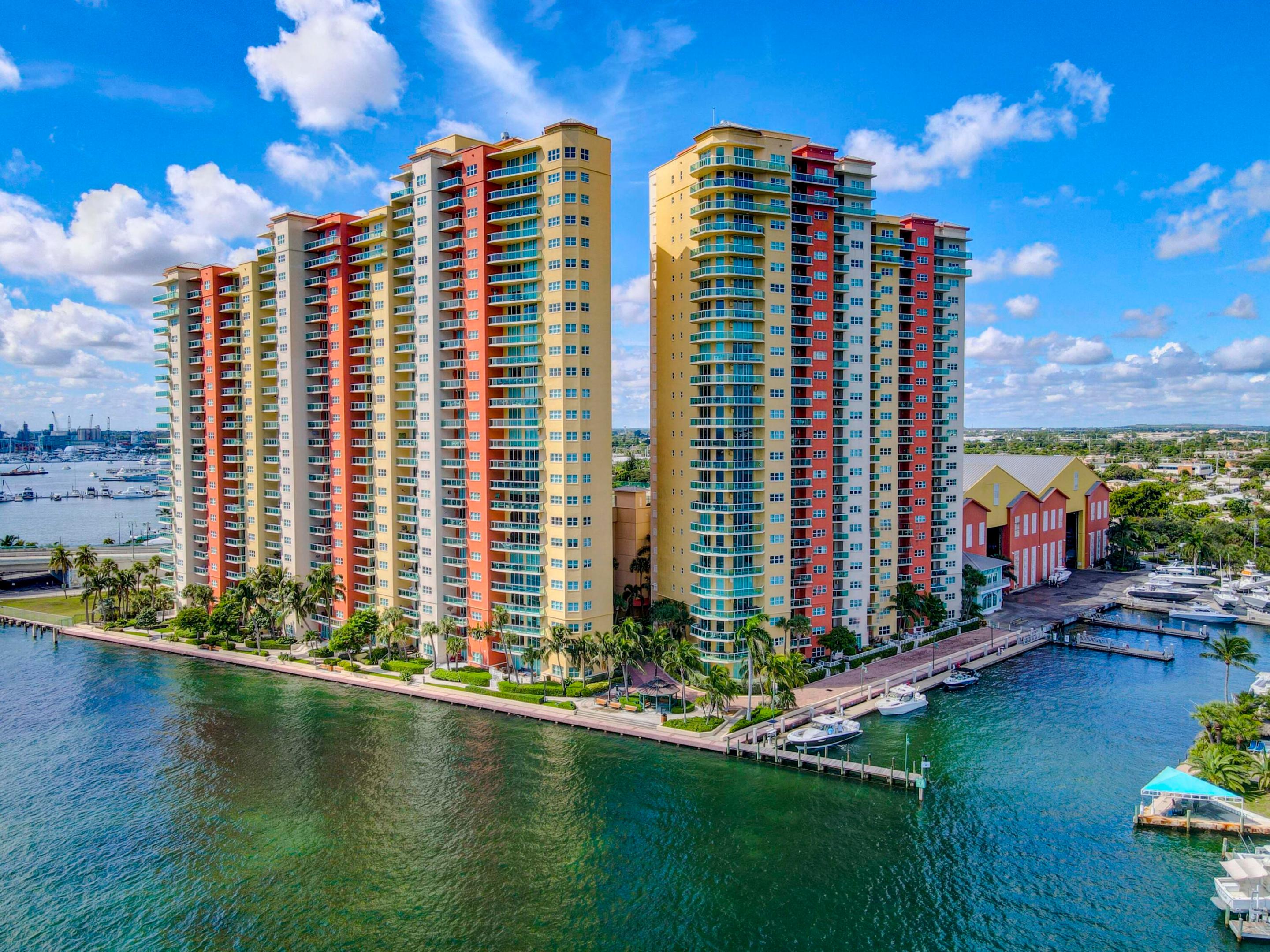 2640 Lake Shr #2014 Riviera Beach, FL 33404