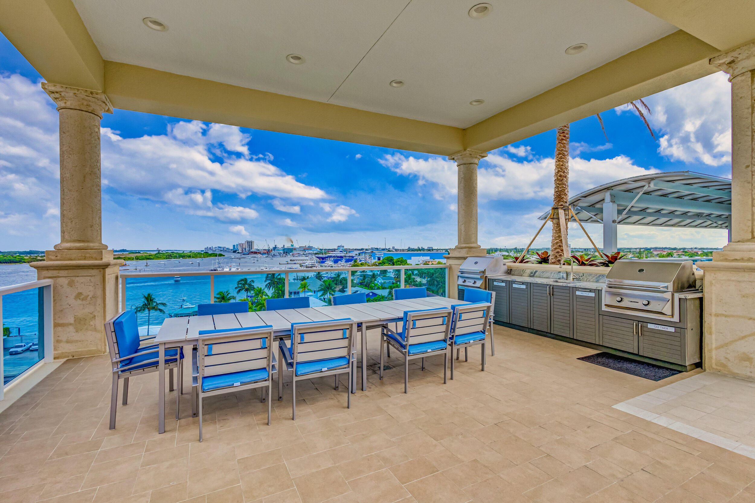 2640 Lake Shr #2014 Riviera Beach, FL 33404