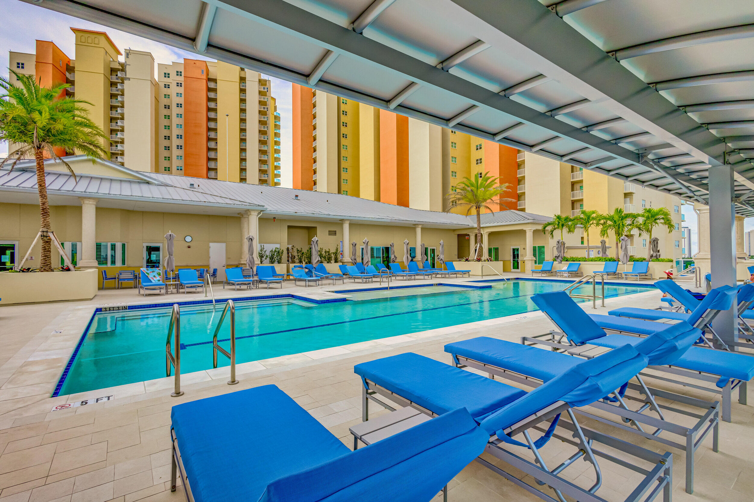 2640 Lake Shr #2014 Riviera Beach, FL 33404