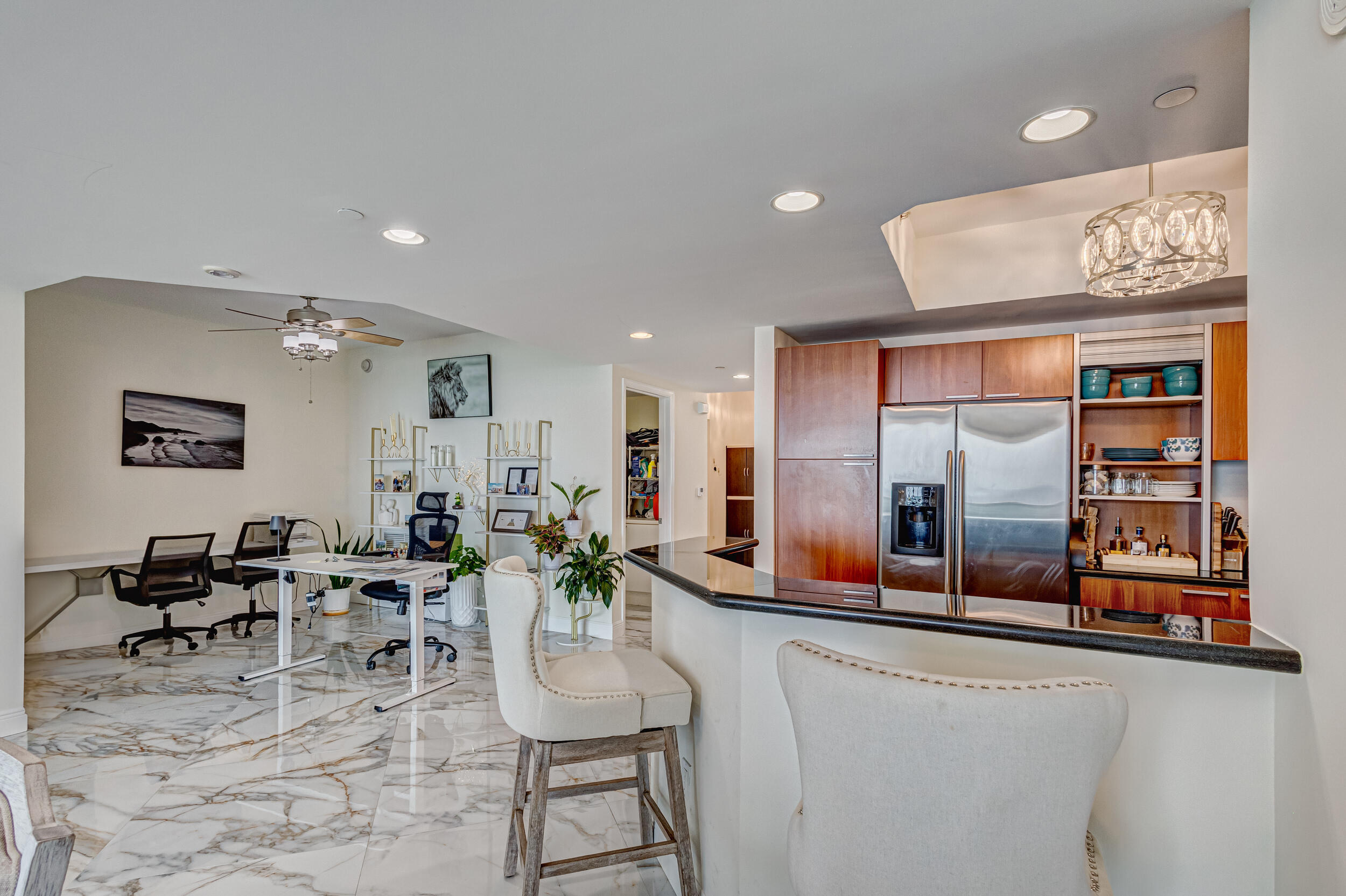 2640 Lake Shr #2014 Riviera Beach, FL 33404