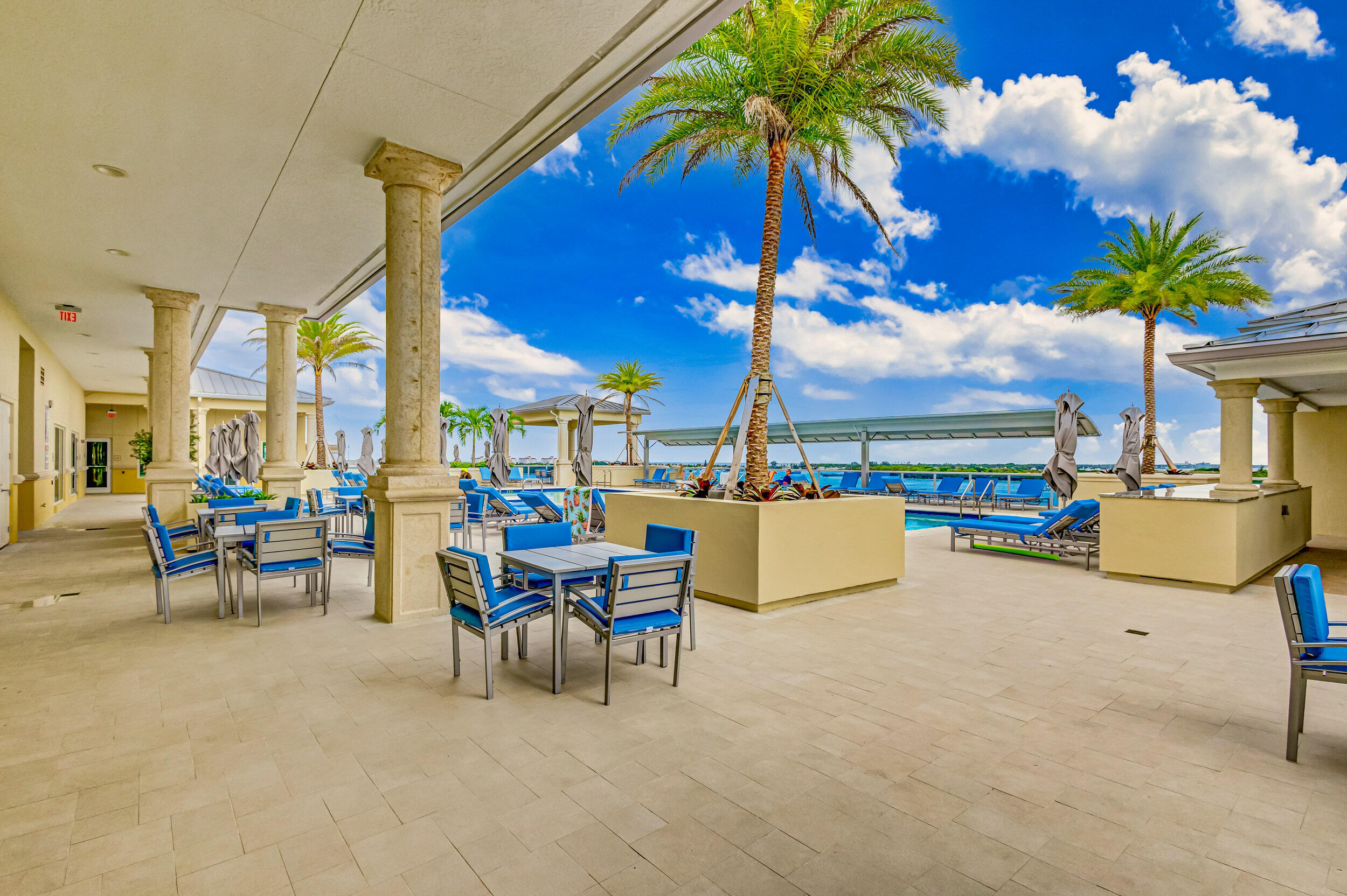2640 Lake Shr #2014 Riviera Beach, FL 33404