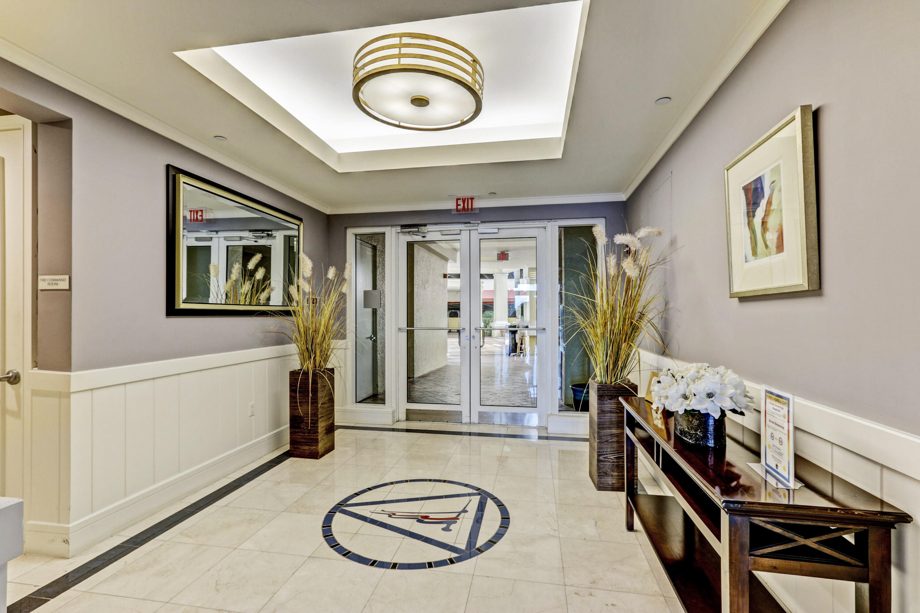 2640 Lake Shr #2014 Riviera Beach, FL 33404