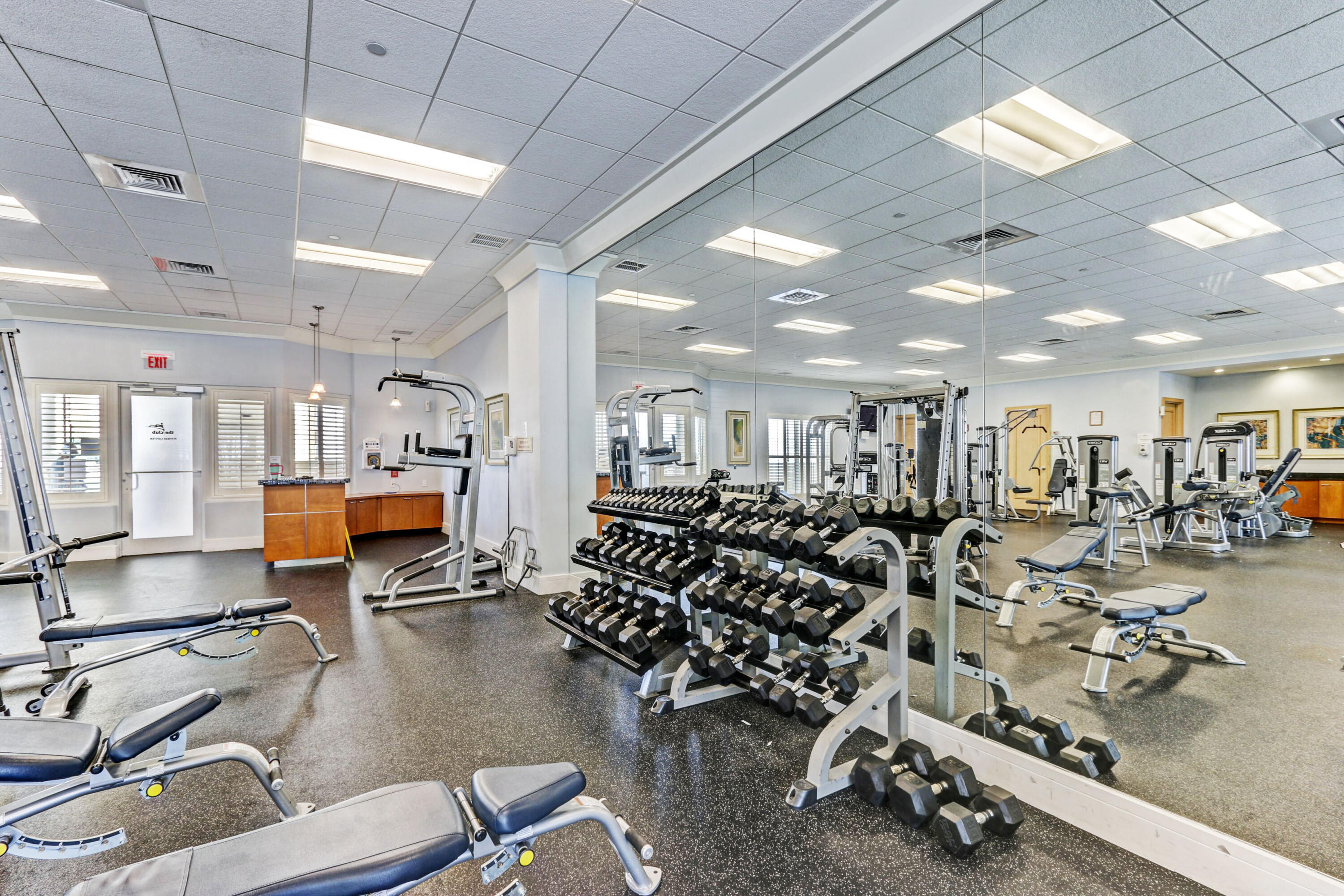 2640 Lake Shr #2014 Riviera Beach, FL 33404