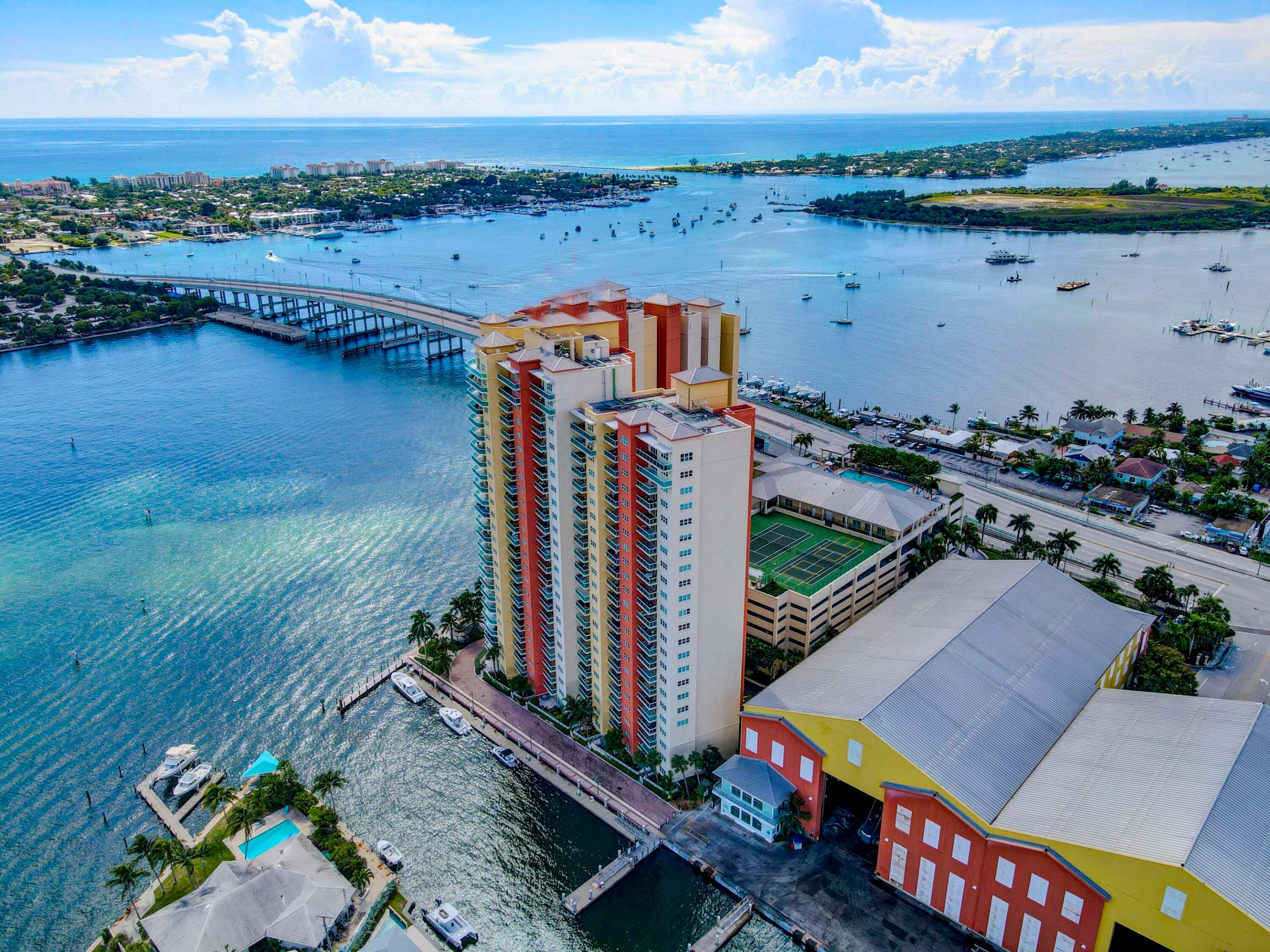 2640 Lake Shr #2014 Riviera Beach, FL 33404