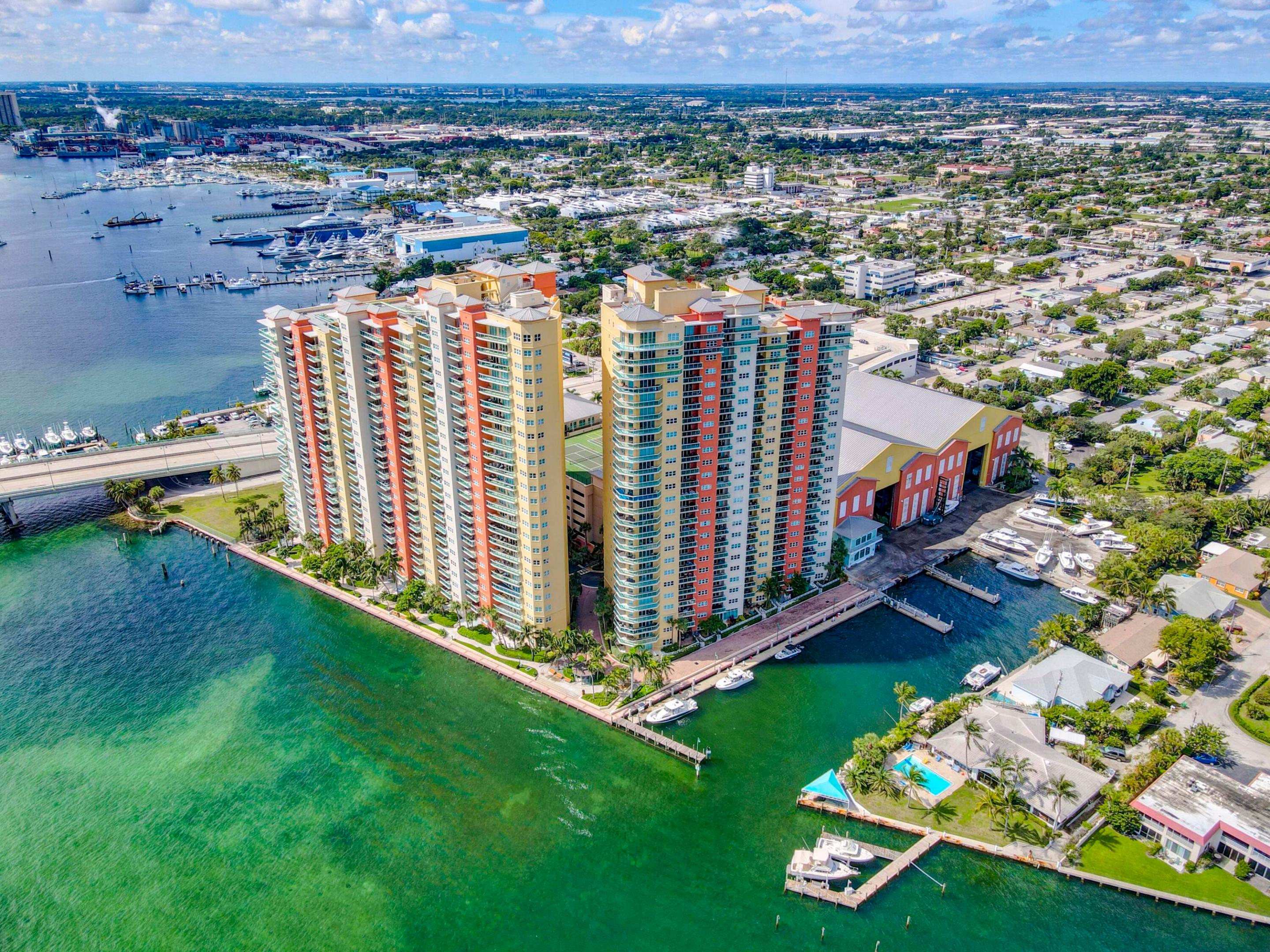 2640 Lake Shr #2014 Riviera Beach, FL 33404