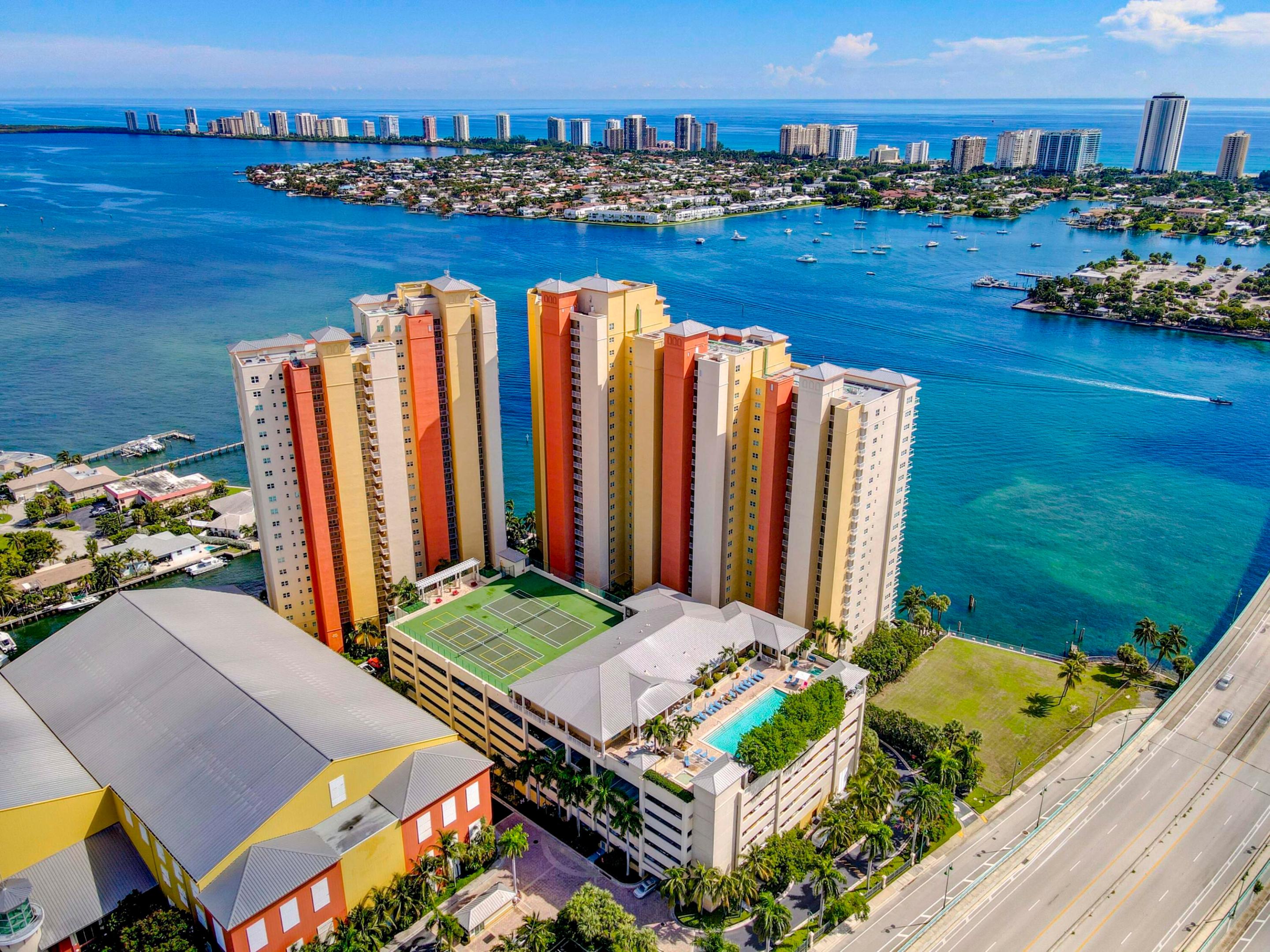 2640 Lake Shr #2014 Riviera Beach, FL 33404