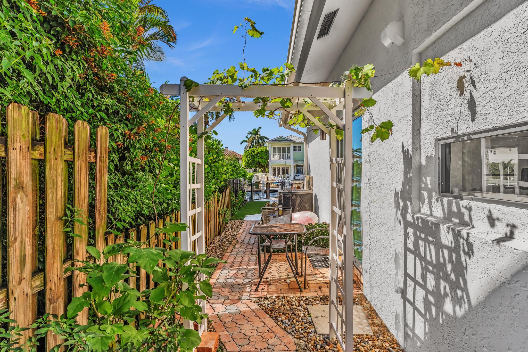 2888 NE 33rd Lighthouse Point, FL 33064