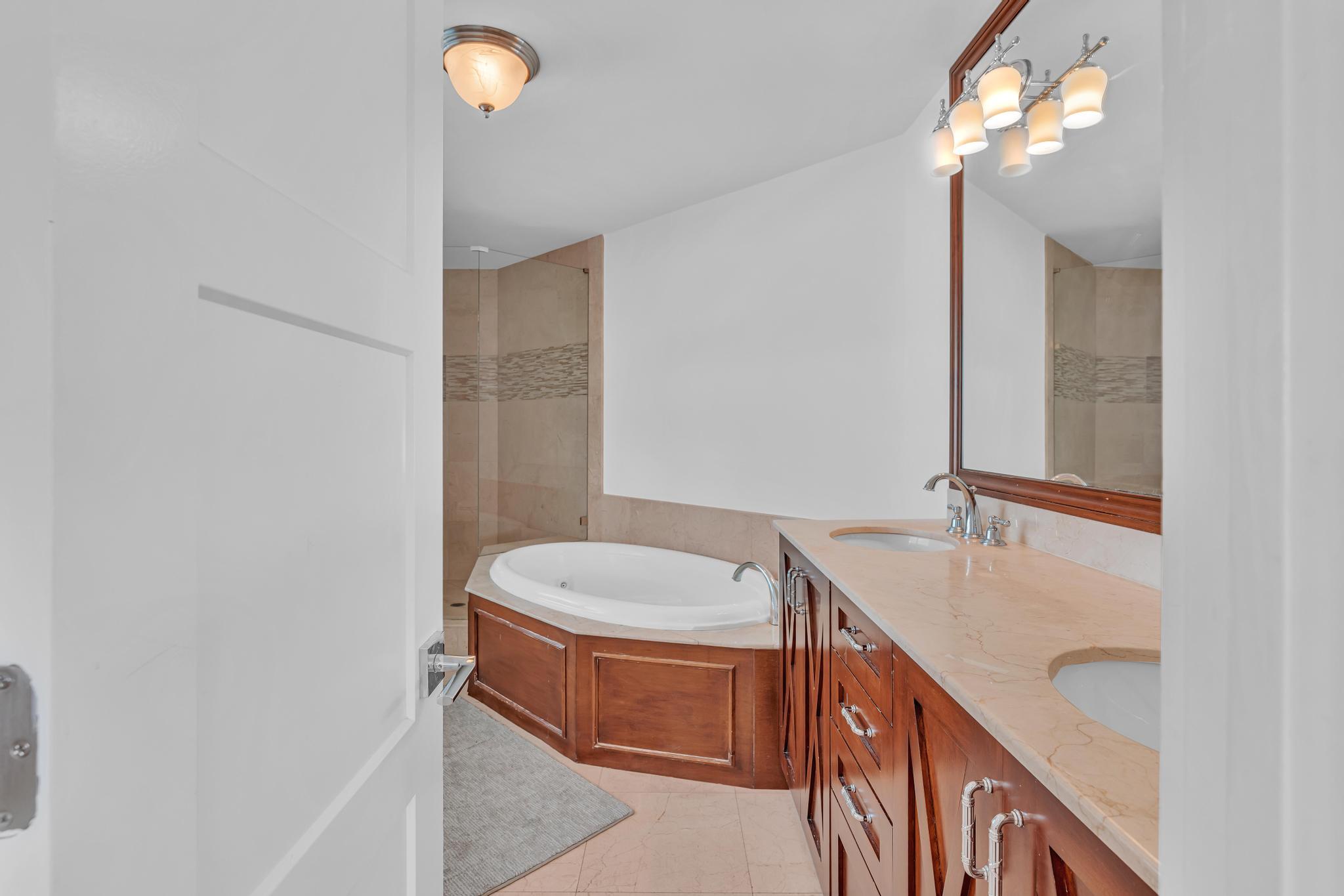 2888 NE 33rd Lighthouse Point, FL 33064