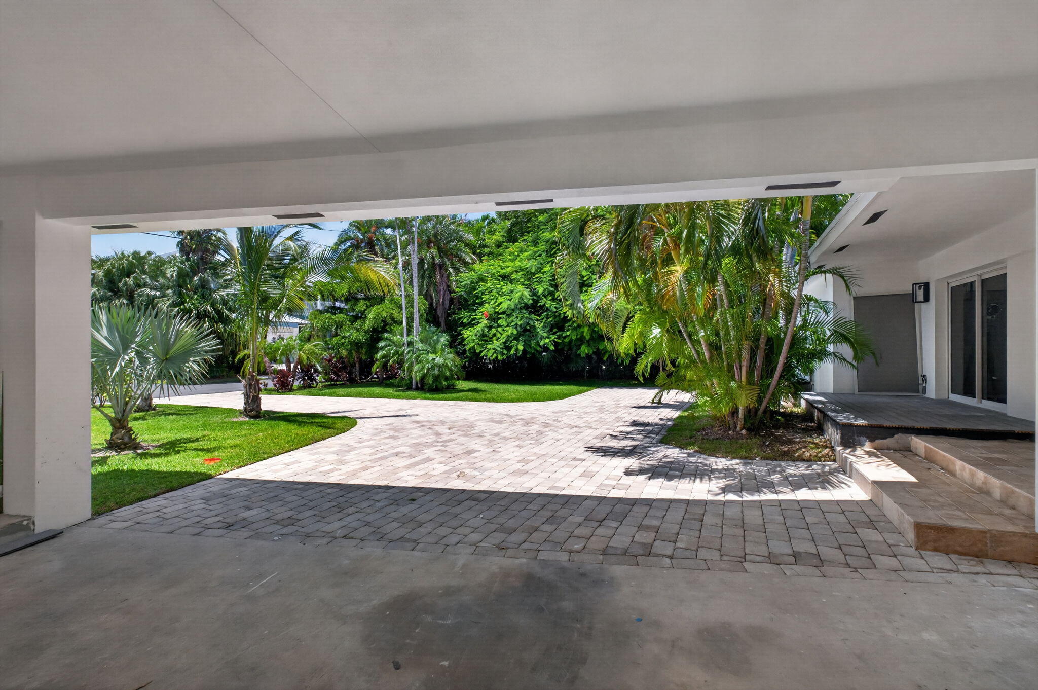 631 N Mashta Key Biscayne, FL 33149