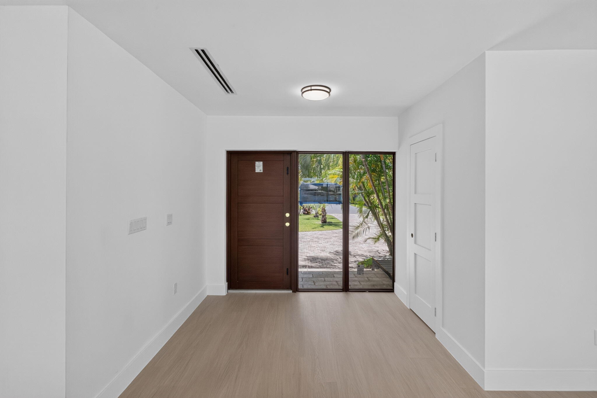 631 N Mashta Key Biscayne, FL 33149