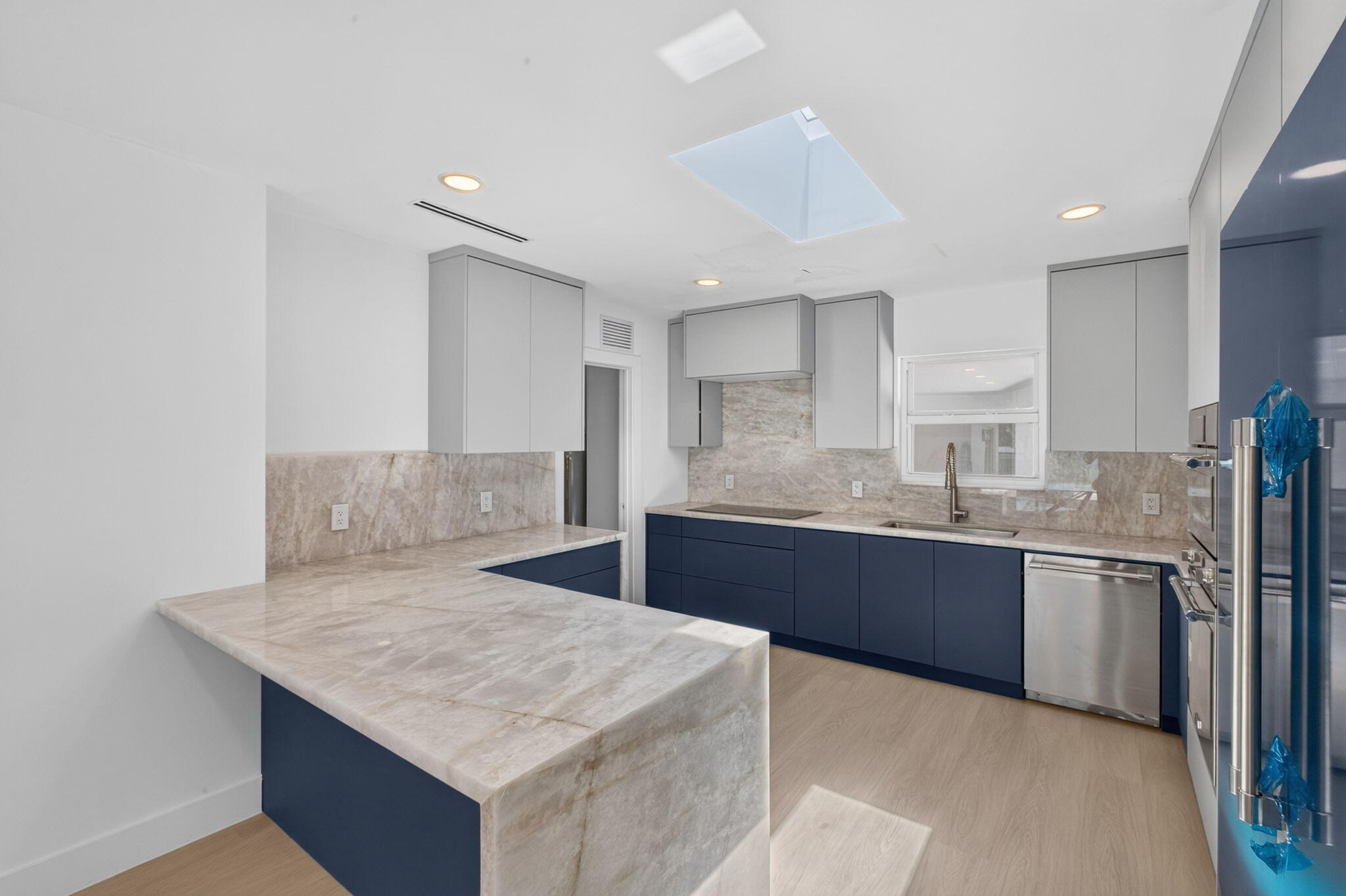 631 N Mashta Key Biscayne, FL 33149