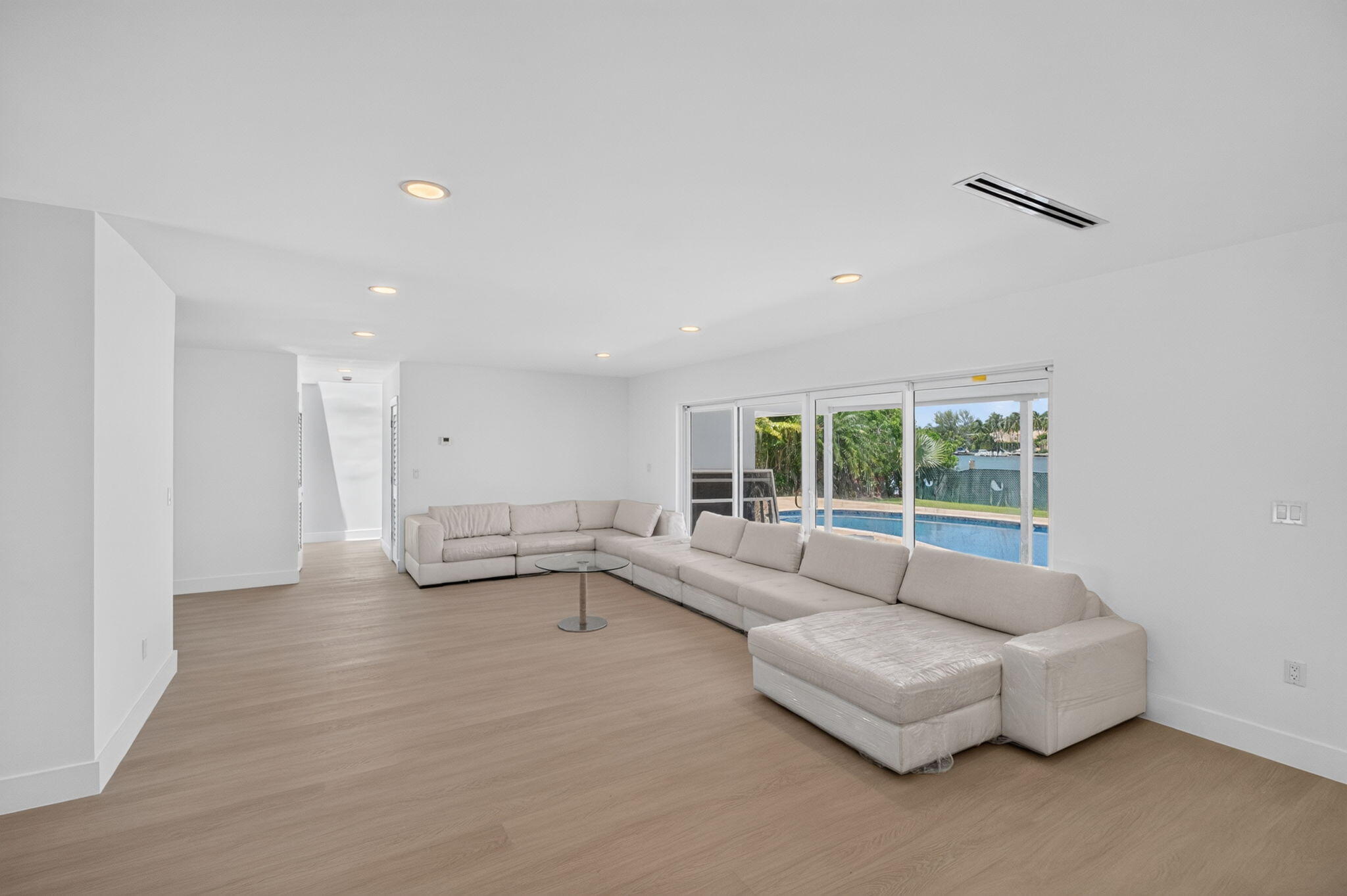 631 N Mashta Key Biscayne, FL 33149