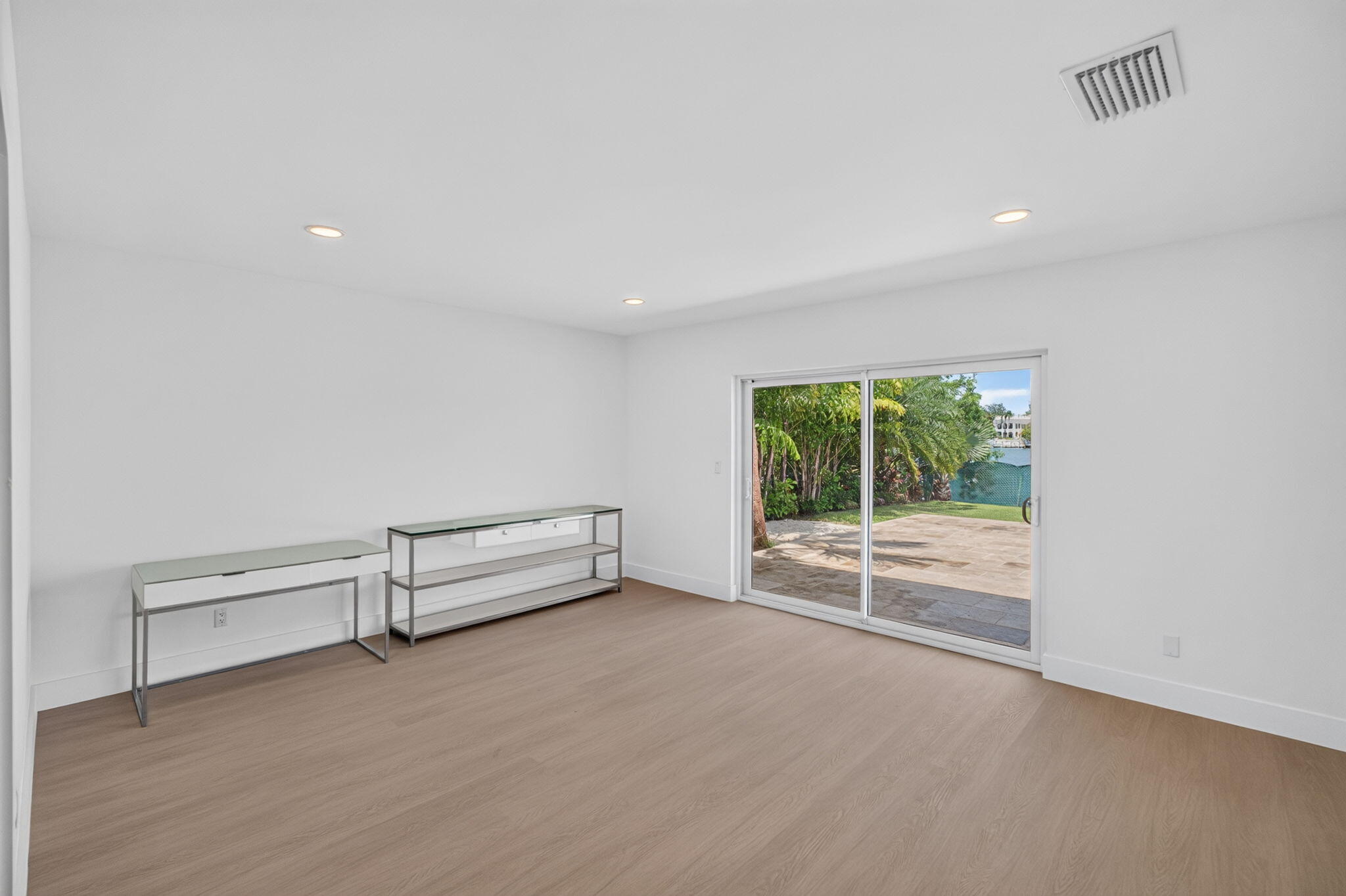 631 N Mashta Key Biscayne, FL 33149