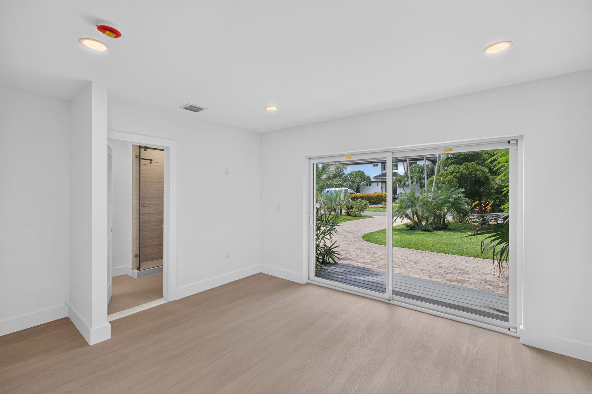 631 N Mashta Key Biscayne, FL 33149