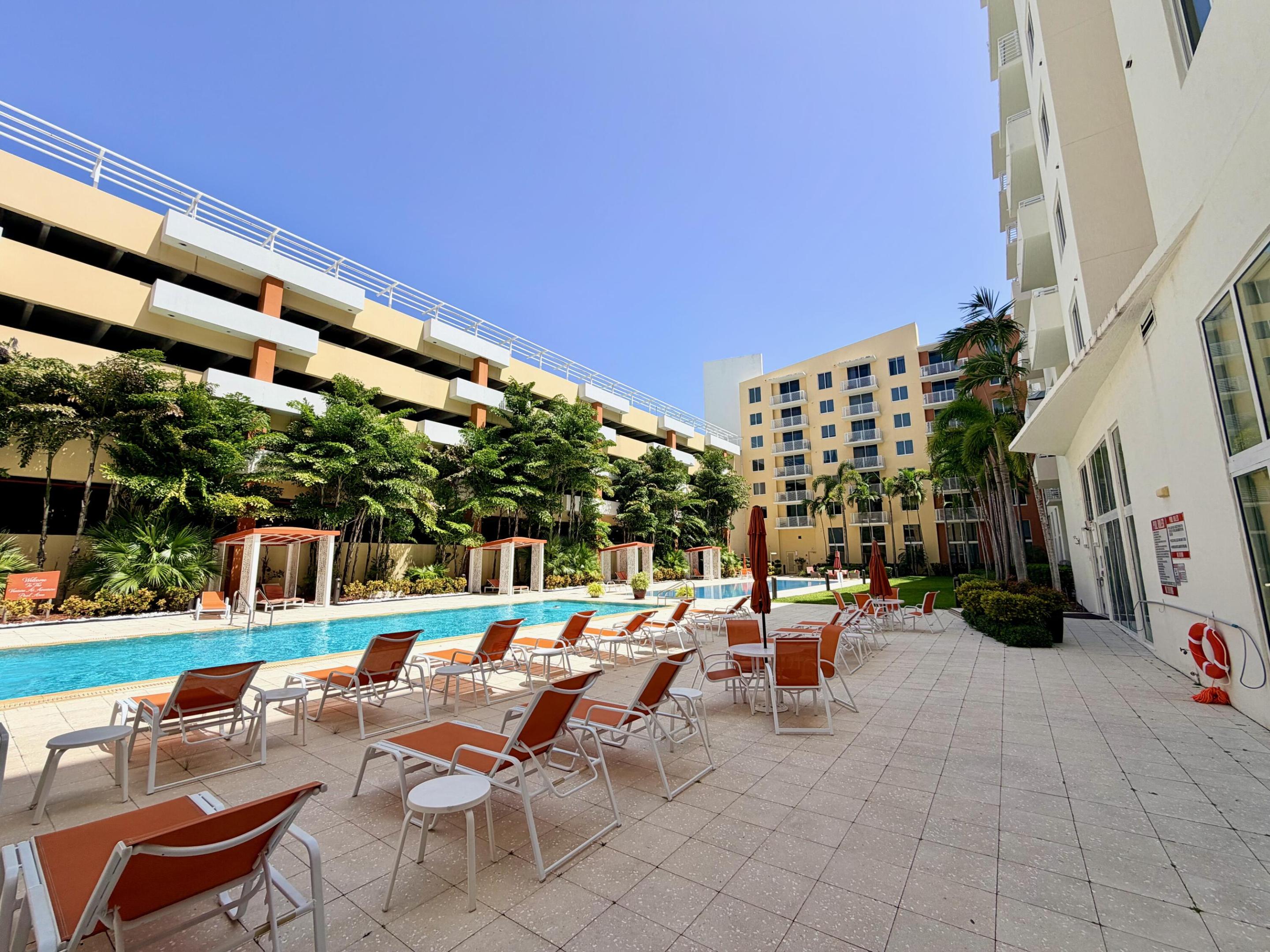 image The Venture at Aventura19